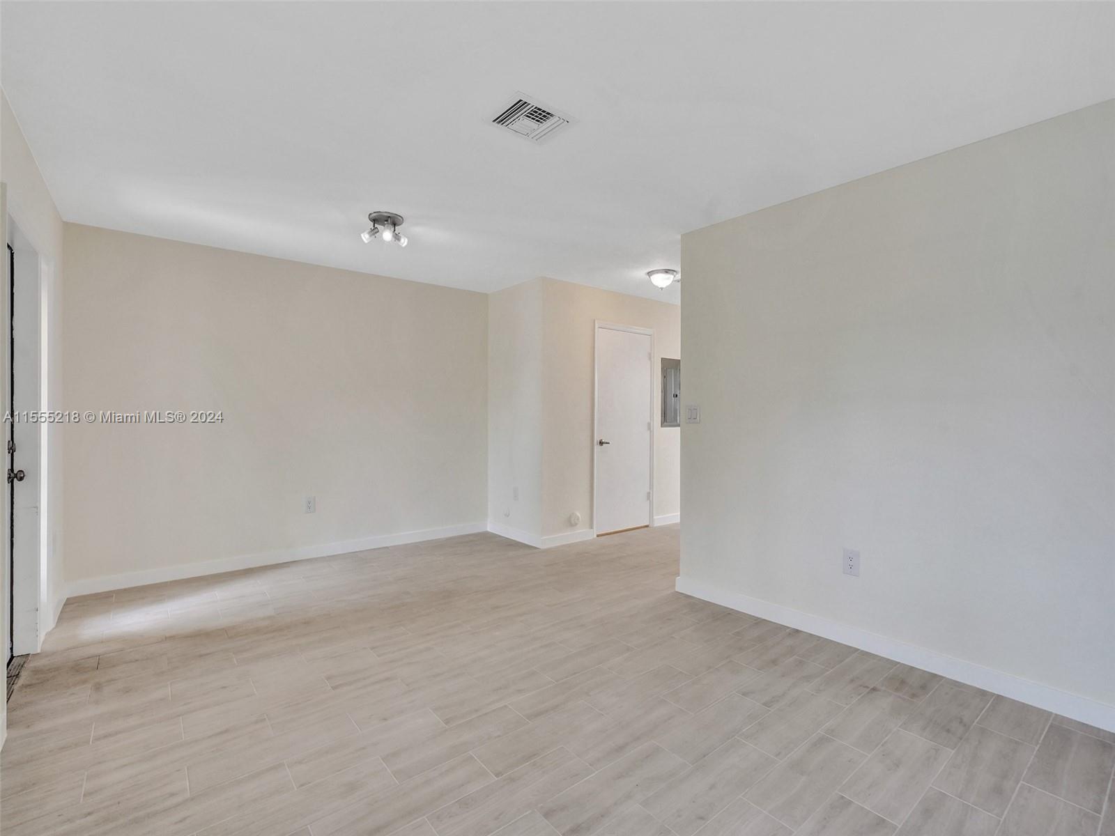 2060 NE 167th St 2 (3-116), North Miami Beach, Florida 33162, 3 Bedrooms Bedrooms, ,2 BathroomsBathrooms,Residential,For Sale,2060 NE 167th St 2 (3-116),A11555218