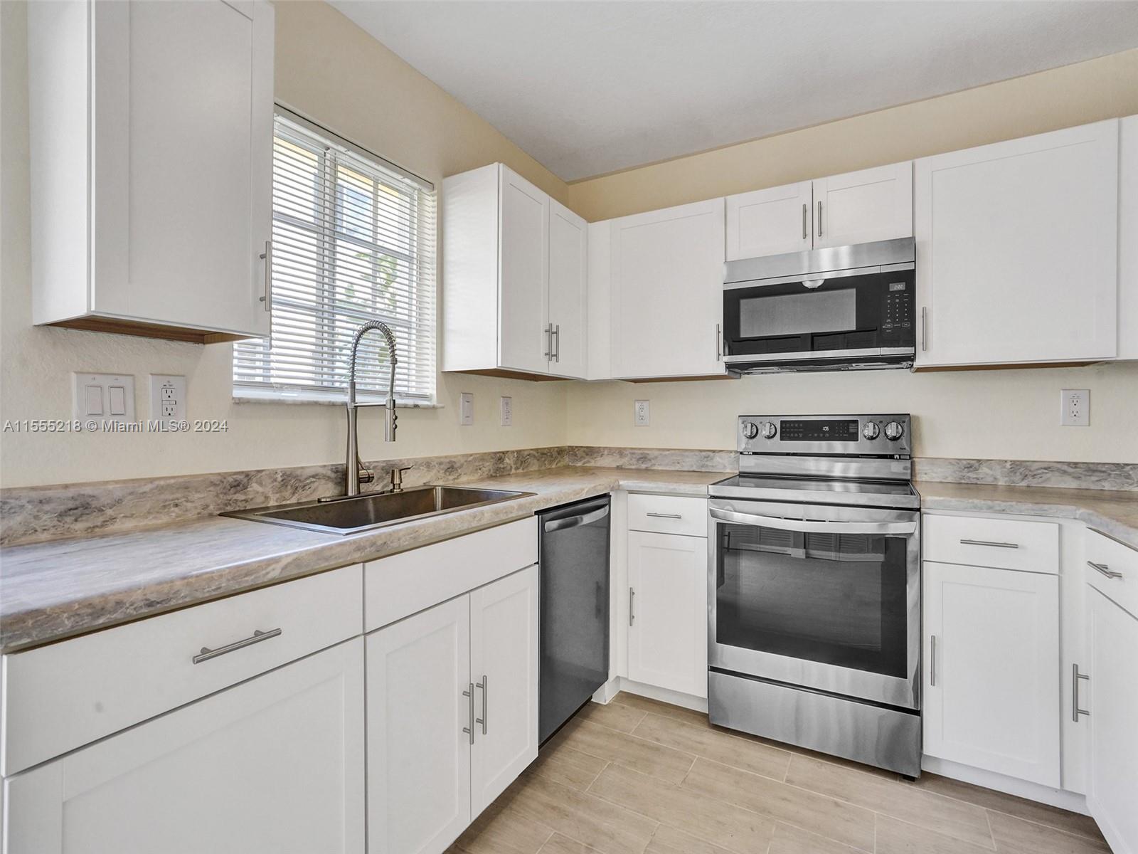 2060 NE 167th St 2 (3-116), North Miami Beach, Florida 33162, 3 Bedrooms Bedrooms, ,2 BathroomsBathrooms,Residential,For Sale,2060 NE 167th St 2 (3-116),A11555218