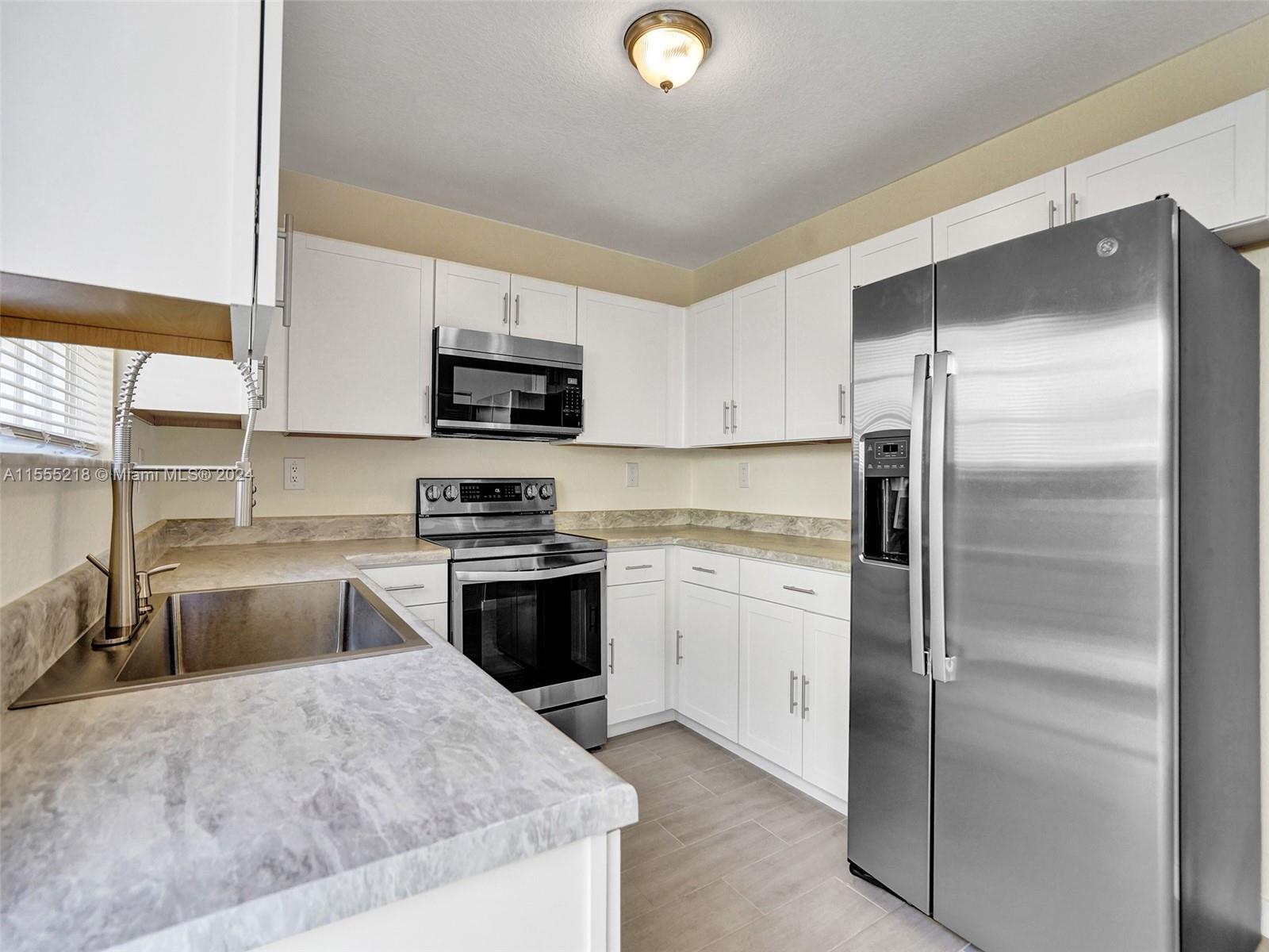 2060 NE 167th St 2 (3-116), North Miami Beach, Florida 33162, 3 Bedrooms Bedrooms, ,2 BathroomsBathrooms,Residential,For Sale,2060 NE 167th St 2 (3-116),A11555218