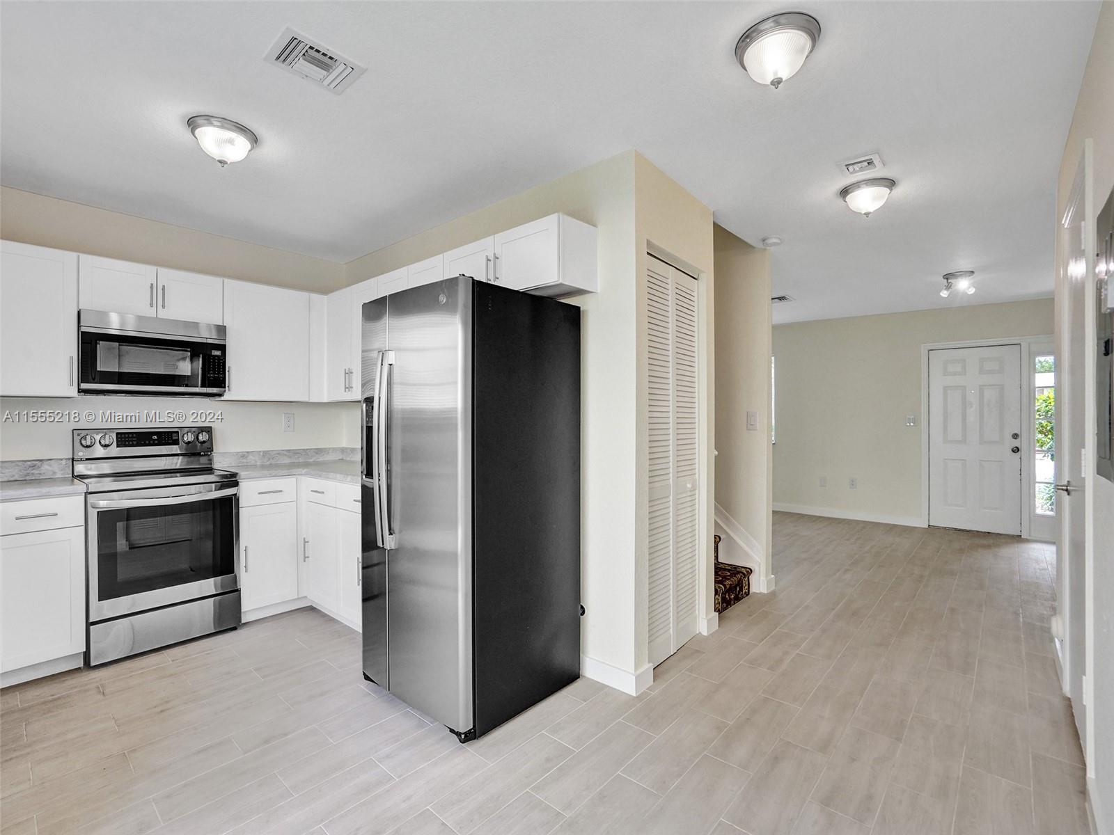 2060 NE 167th St 2 (3-116), North Miami Beach, Florida 33162, 3 Bedrooms Bedrooms, ,2 BathroomsBathrooms,Residential,For Sale,2060 NE 167th St 2 (3-116),A11555218