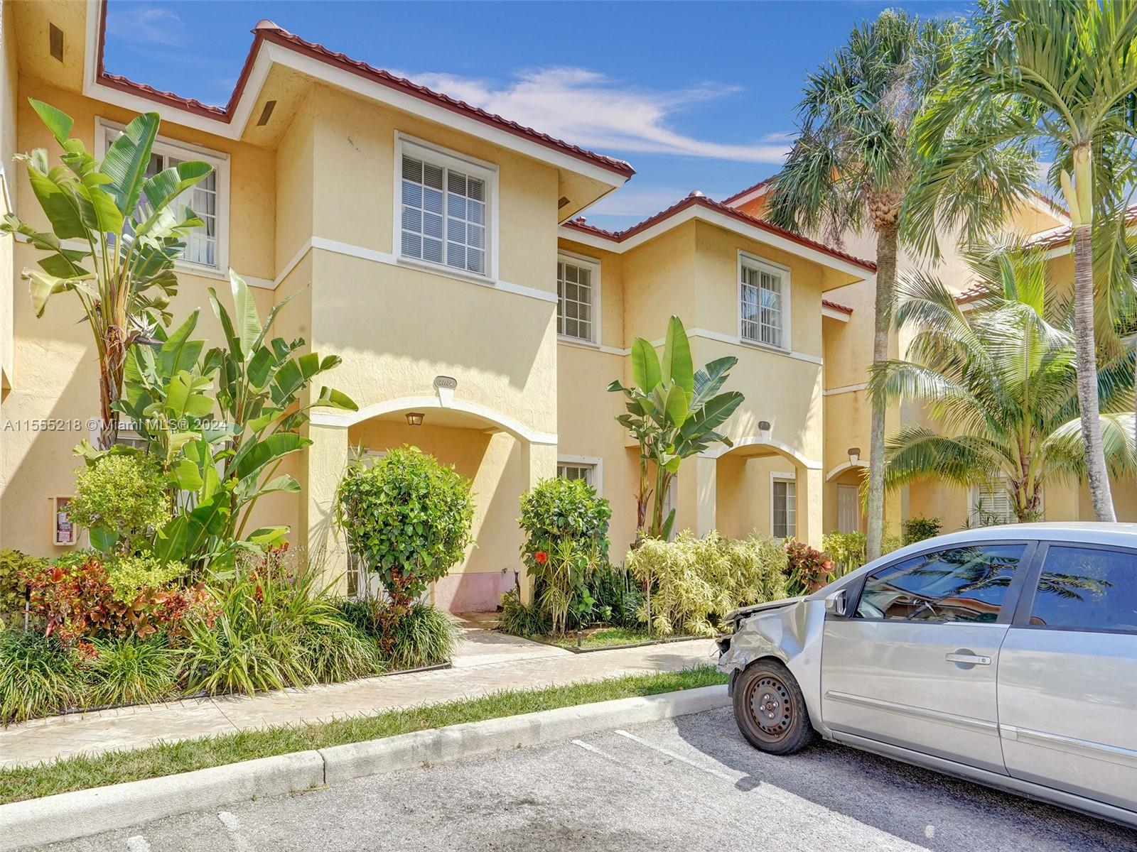 2060 NE 167th St 2 (3-116), North Miami Beach, Florida 33162, 3 Bedrooms Bedrooms, ,2 BathroomsBathrooms,Residential,For Sale,2060 NE 167th St 2 (3-116),A11555218