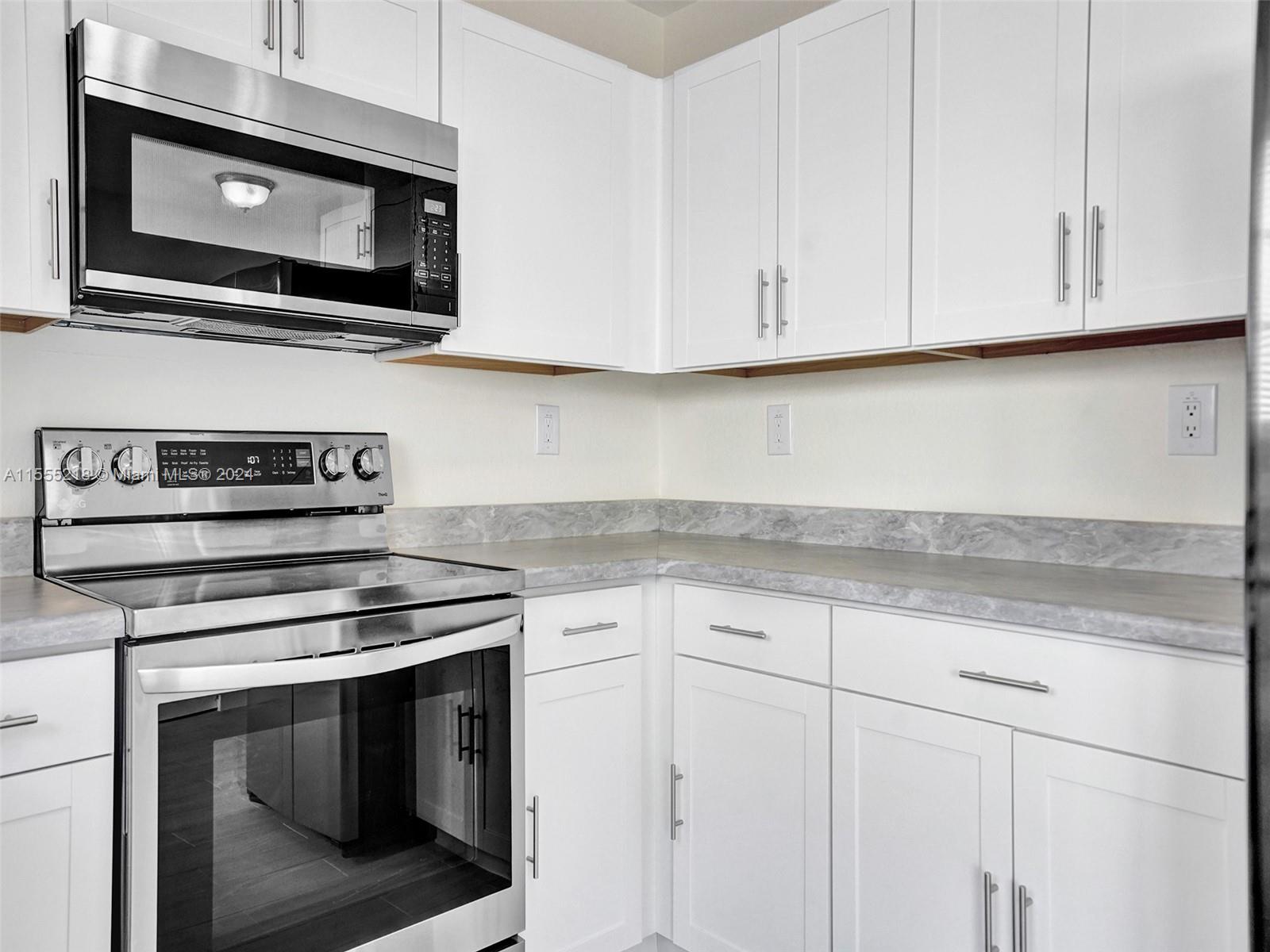 2060 NE 167th St 2 (3-116), North Miami Beach, Florida 33162, 3 Bedrooms Bedrooms, ,2 BathroomsBathrooms,Residential,For Sale,2060 NE 167th St 2 (3-116),A11555218