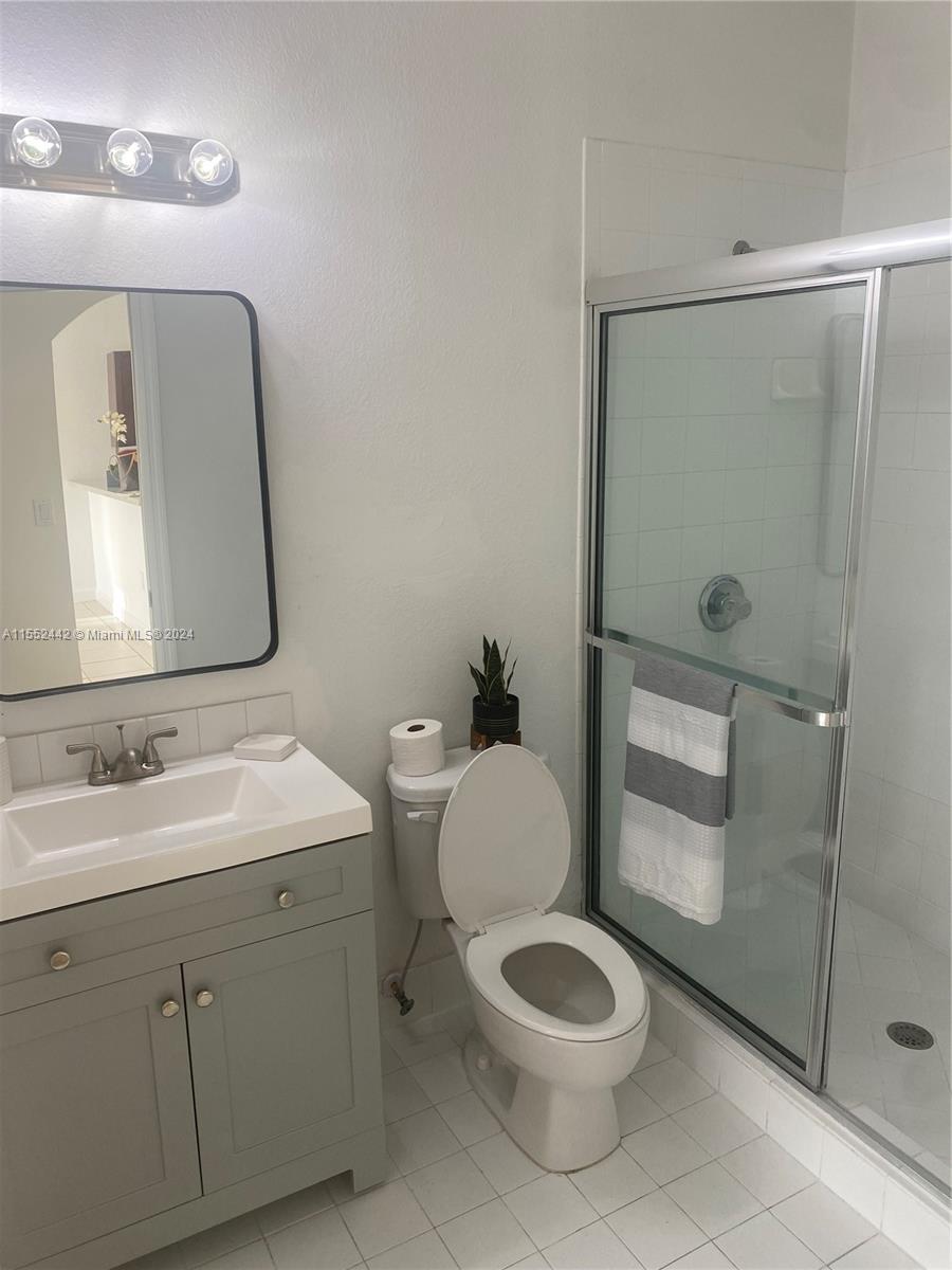 downstairs bathroom with shower