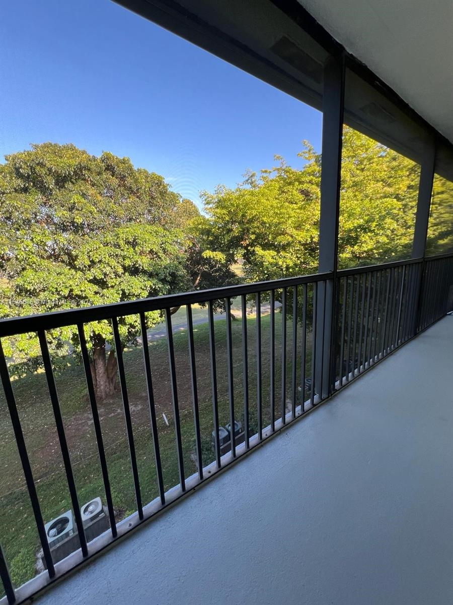 251 SW 132nd Way 406H, Pembroke Pines, Florida 33027, 2 Bedrooms Bedrooms, ,1 BathroomBathrooms,Residential,For Sale,251 SW 132nd Way 406H,A11545606