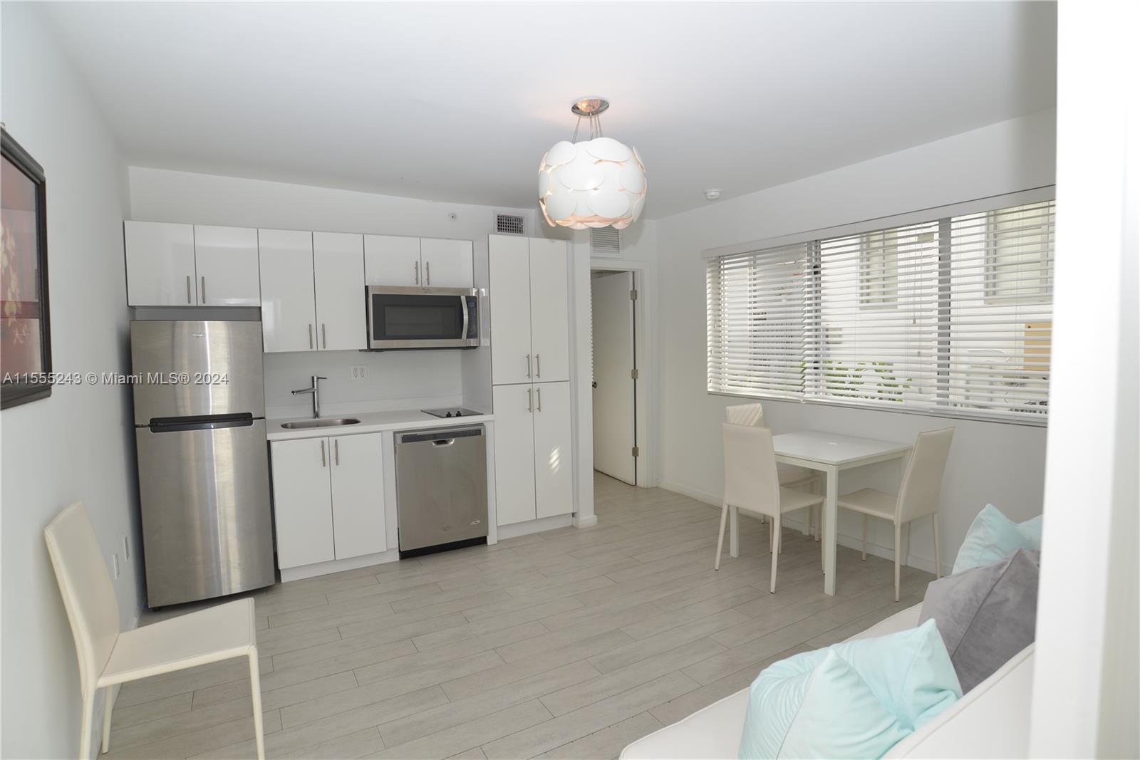 1601 Meridian Ave 101, Miami Beach, Florida 33139, 1 Bedroom Bedrooms, ,1 BathroomBathrooms,Residential,For Sale,1601 Meridian Ave 101,A11555243