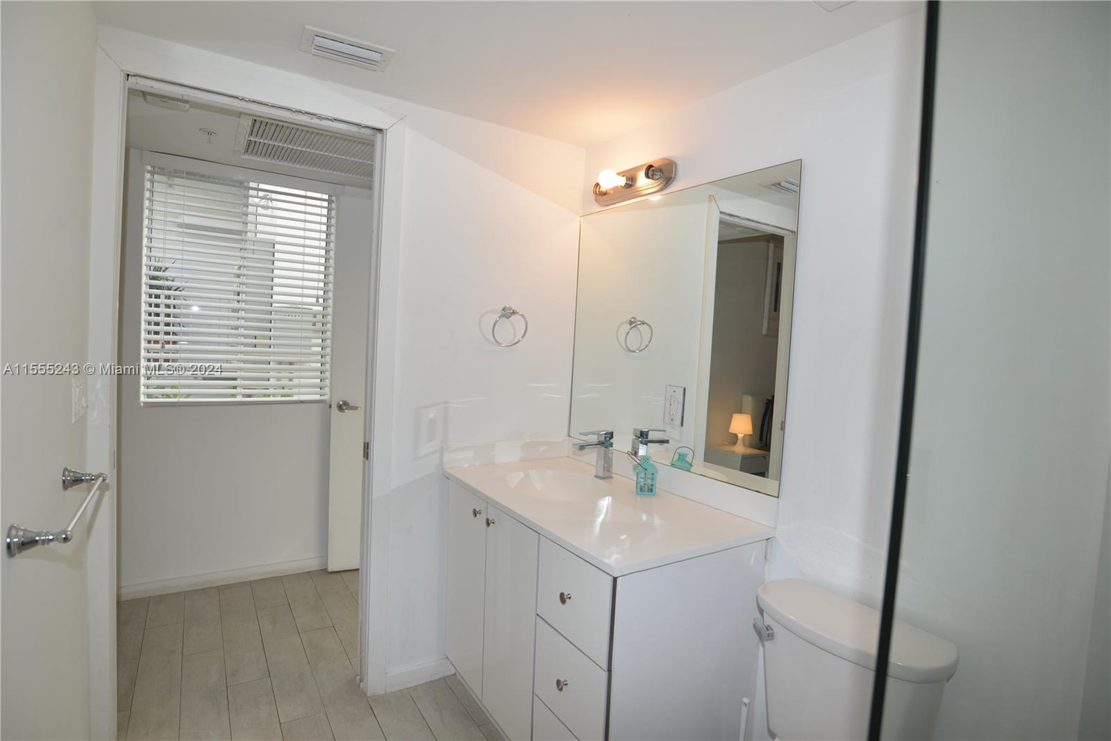 1601 Meridian Ave 101, Miami Beach, Florida 33139, 1 Bedroom Bedrooms, ,1 BathroomBathrooms,Residential,For Sale,1601 Meridian Ave 101,A11555243