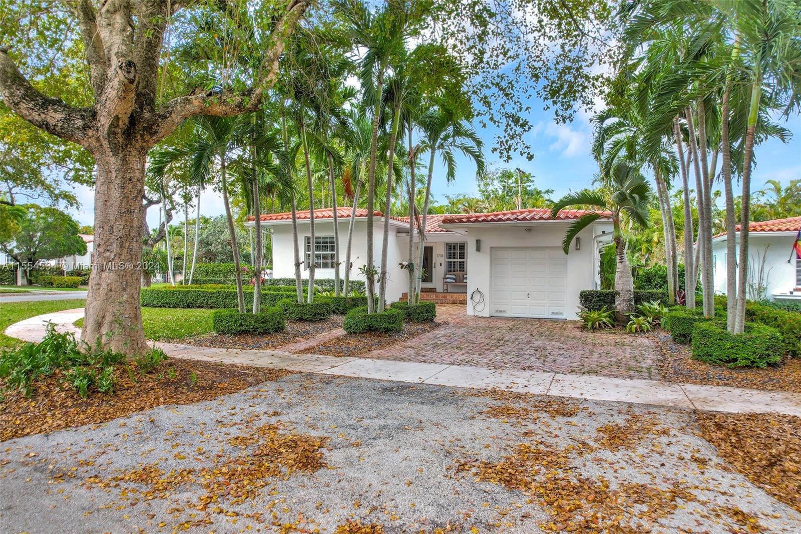 1718 Costado St, Coral Gables, Florida 33134, 3 Bedrooms Bedrooms, ,2 BathroomsBathrooms,Residential,For Sale,1718 Costado St,A11554534