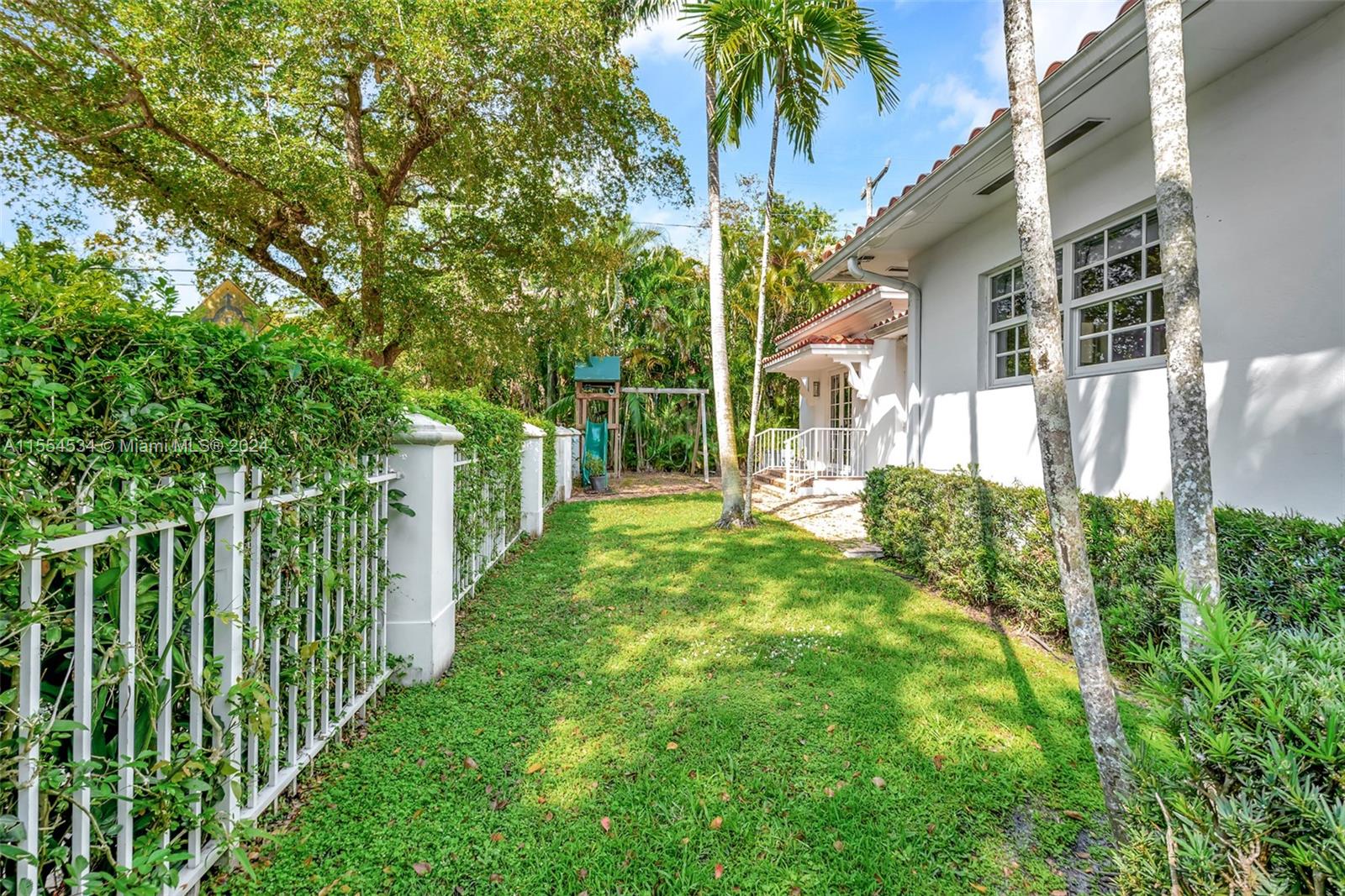 1718 Costado St, Coral Gables, Florida 33134, 3 Bedrooms Bedrooms, ,2 BathroomsBathrooms,Residential,For Sale,1718 Costado St,A11554534