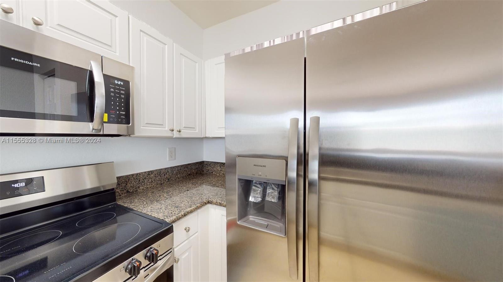 2932 SE 2nd Dr 27, Homestead, Florida 33033, 3 Bedrooms Bedrooms, ,2 BathroomsBathrooms,Residential,For Sale,2932 SE 2nd Dr 27,A11555328