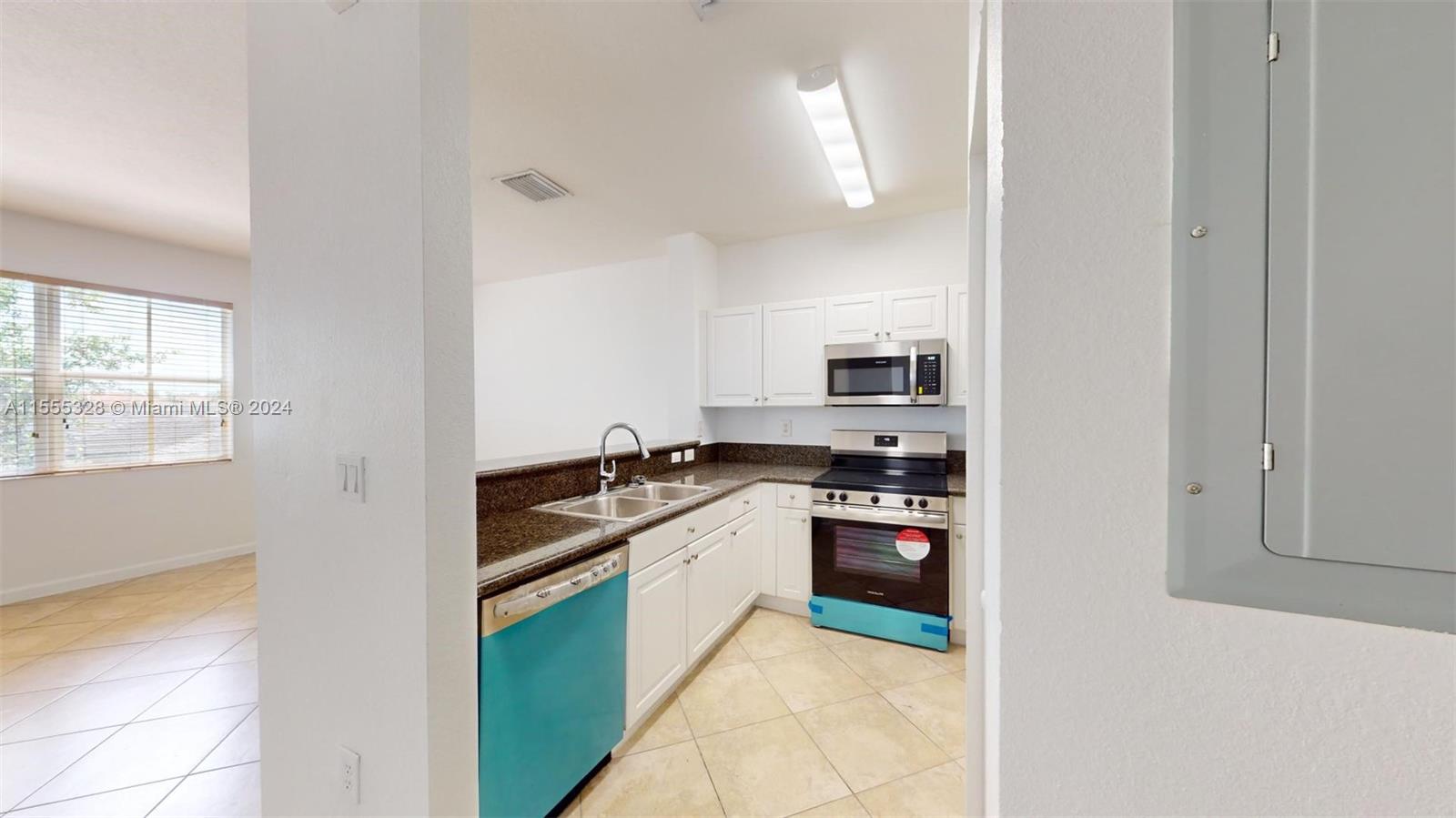 2932 SE 2nd Dr 27, Homestead, Florida 33033, 3 Bedrooms Bedrooms, ,2 BathroomsBathrooms,Residential,For Sale,2932 SE 2nd Dr 27,A11555328