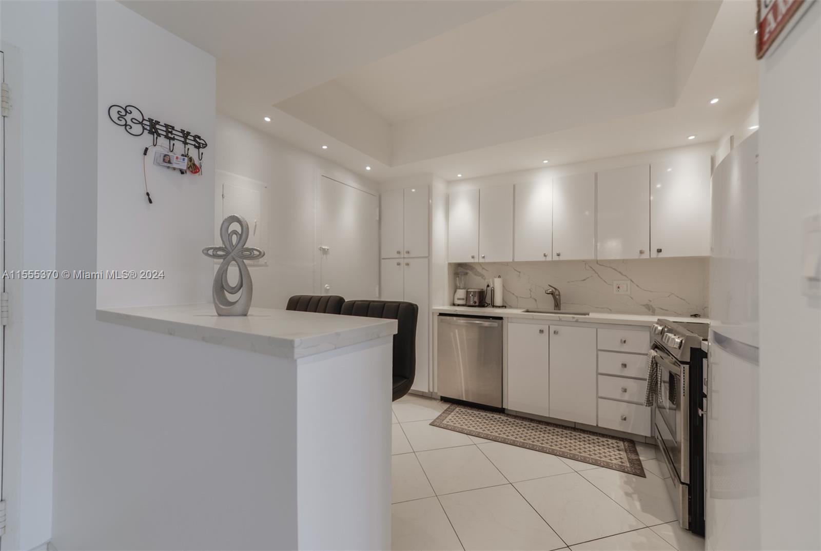 1980 S Ocean Dr 5G, Hallandale Beach, Florida 33009, 2 Bedrooms Bedrooms, ,2 BathroomsBathrooms,Residential,For Sale,1980 S Ocean Dr 5G,A11555370