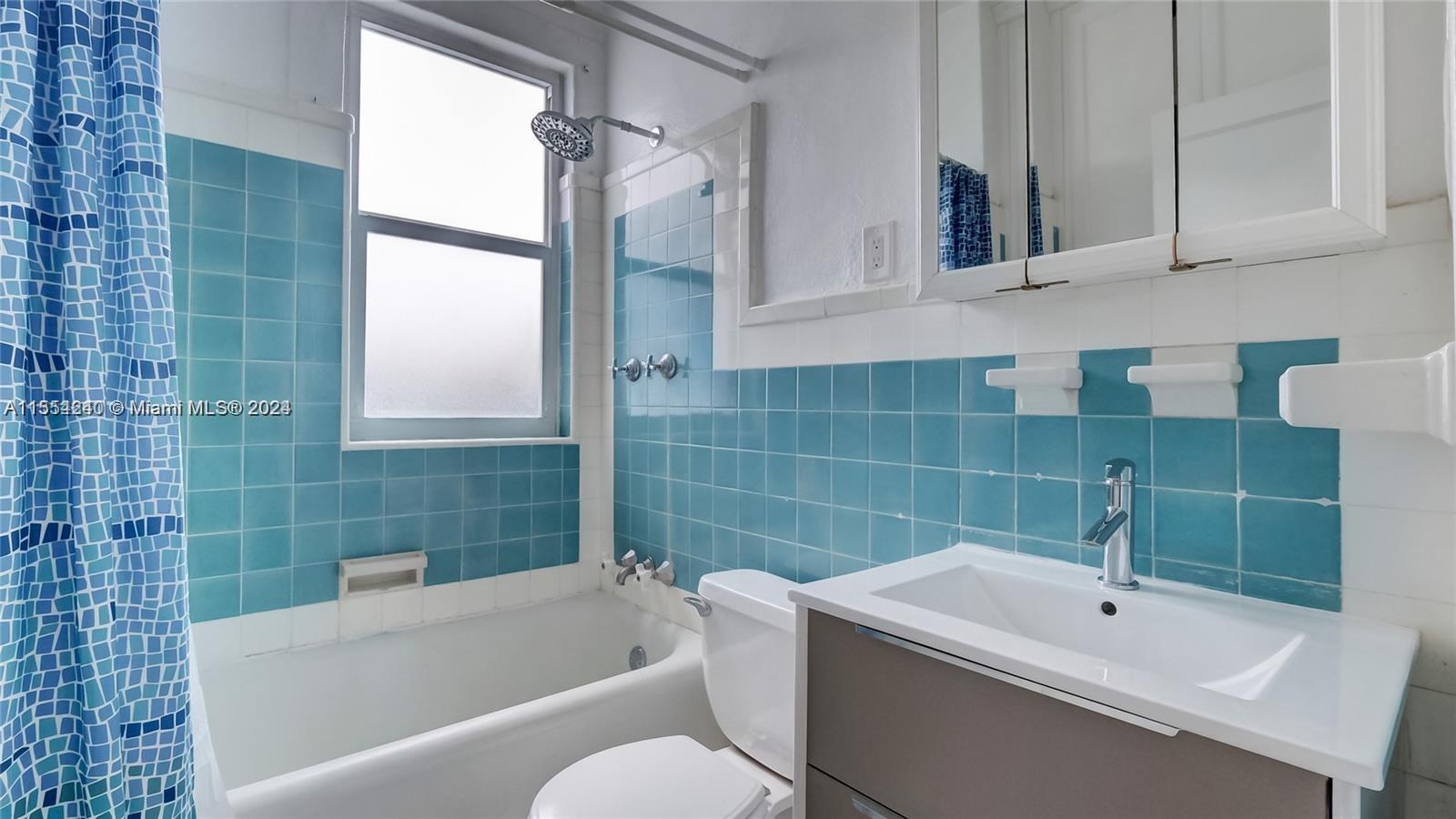 161 NE 50th St 1, Miami, Florida 33137, 4 Bedrooms Bedrooms, ,3 BathroomsBathrooms,Residentiallease,For Rent,161 NE 50th St 1,A11554240