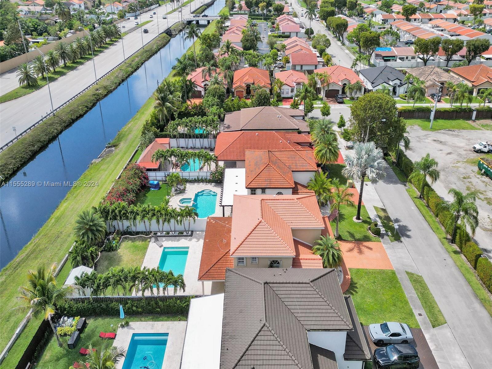 9272 Grand Canal Dr, Miami, Florida 33174, 3 Bedrooms Bedrooms, ,2 BathroomsBathrooms,Residentiallease,For Rent,9272 Grand Canal Dr,A11555289
