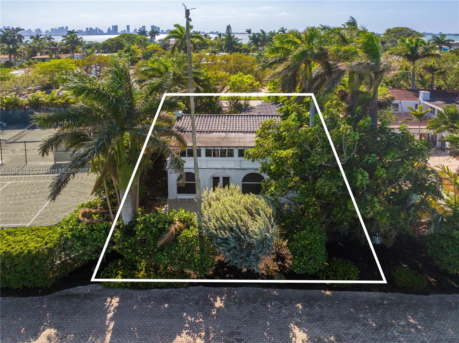 5757 Alton Rd, Miami Beach, Florida 33140, 5 Bedrooms Bedrooms, ,5 BathroomsBathrooms,Residential,For Sale,5757 Alton Rd,A11555161