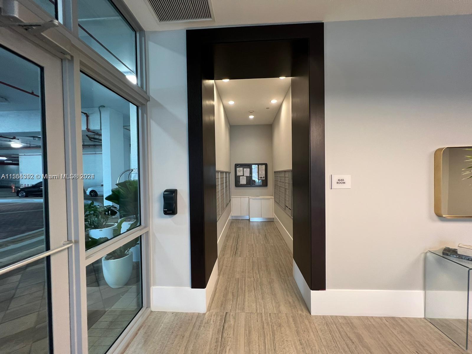 140 S Dixie Hwy 521, Hollywood, Florida 33020, 2 Bedrooms Bedrooms, ,2 BathroomsBathrooms,Residential,For Sale,140 S Dixie Hwy 521,A11555392