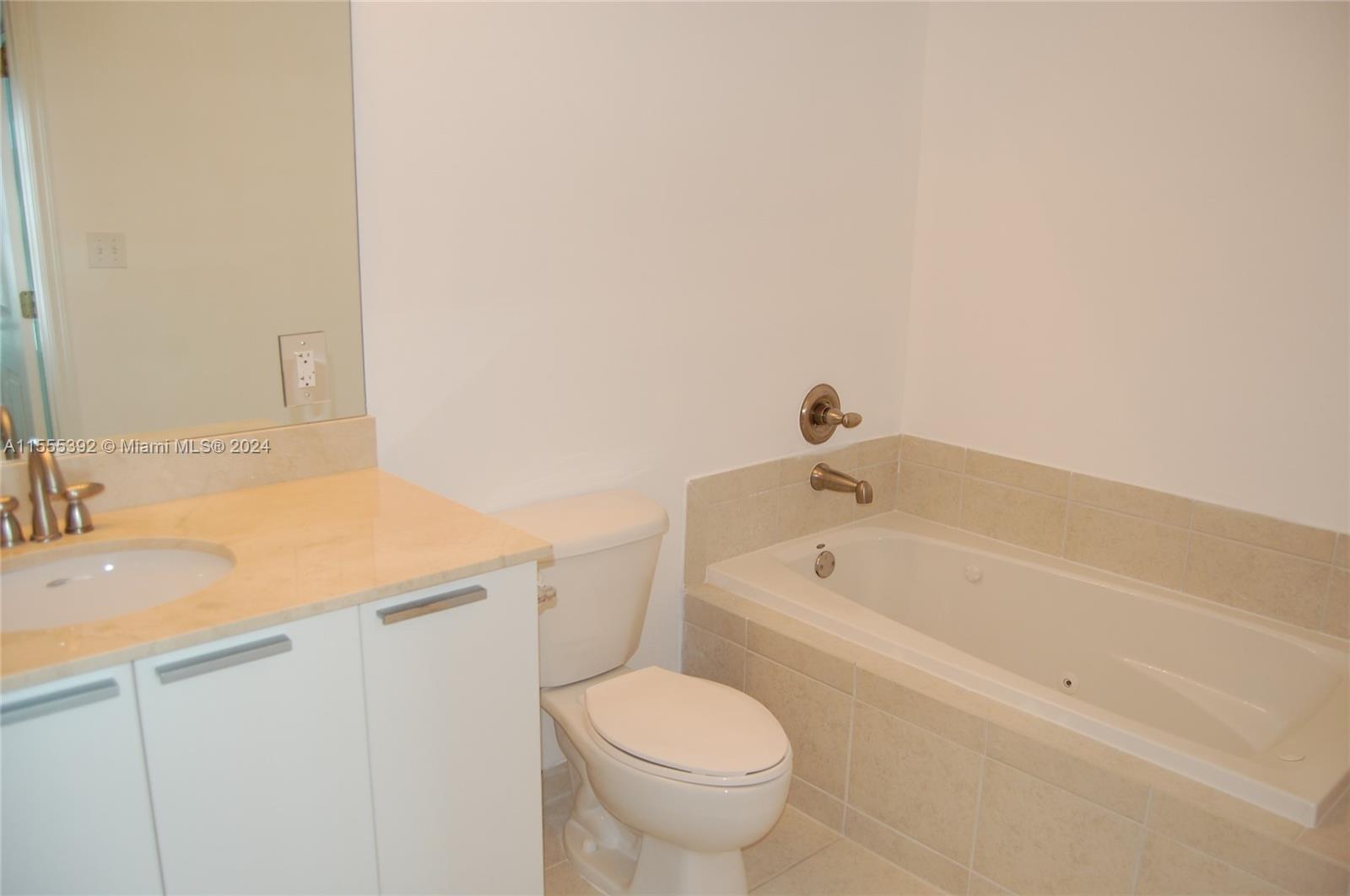 140 S Dixie Hwy 521, Hollywood, Florida 33020, 2 Bedrooms Bedrooms, ,2 BathroomsBathrooms,Residential,For Sale,140 S Dixie Hwy 521,A11555392