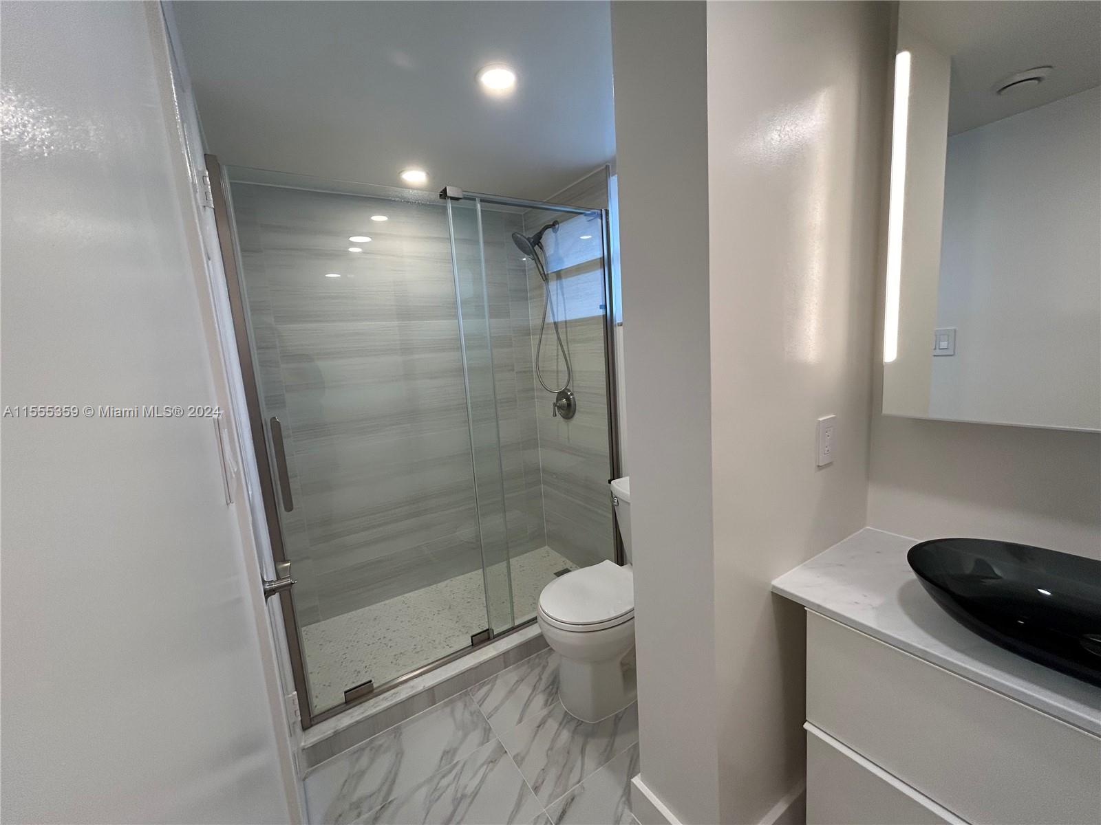 3550 NE 169th St 304, North Miami Beach, Florida 33160, 1 Bedroom Bedrooms, ,1 BathroomBathrooms,Residential,For Sale,3550 NE 169th St 304,A11555359