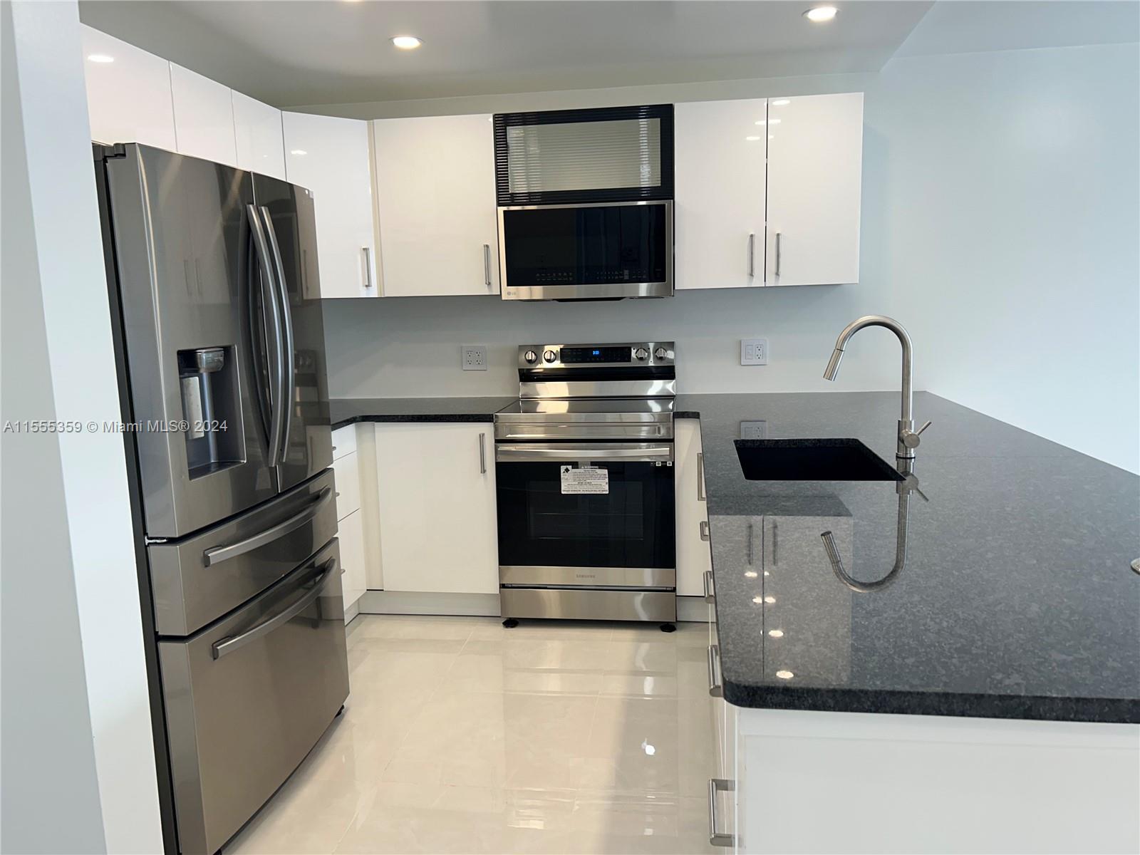 3550 NE 169th St 304, North Miami Beach, Florida 33160, 1 Bedroom Bedrooms, ,1 BathroomBathrooms,Residential,For Sale,3550 NE 169th St 304,A11555359