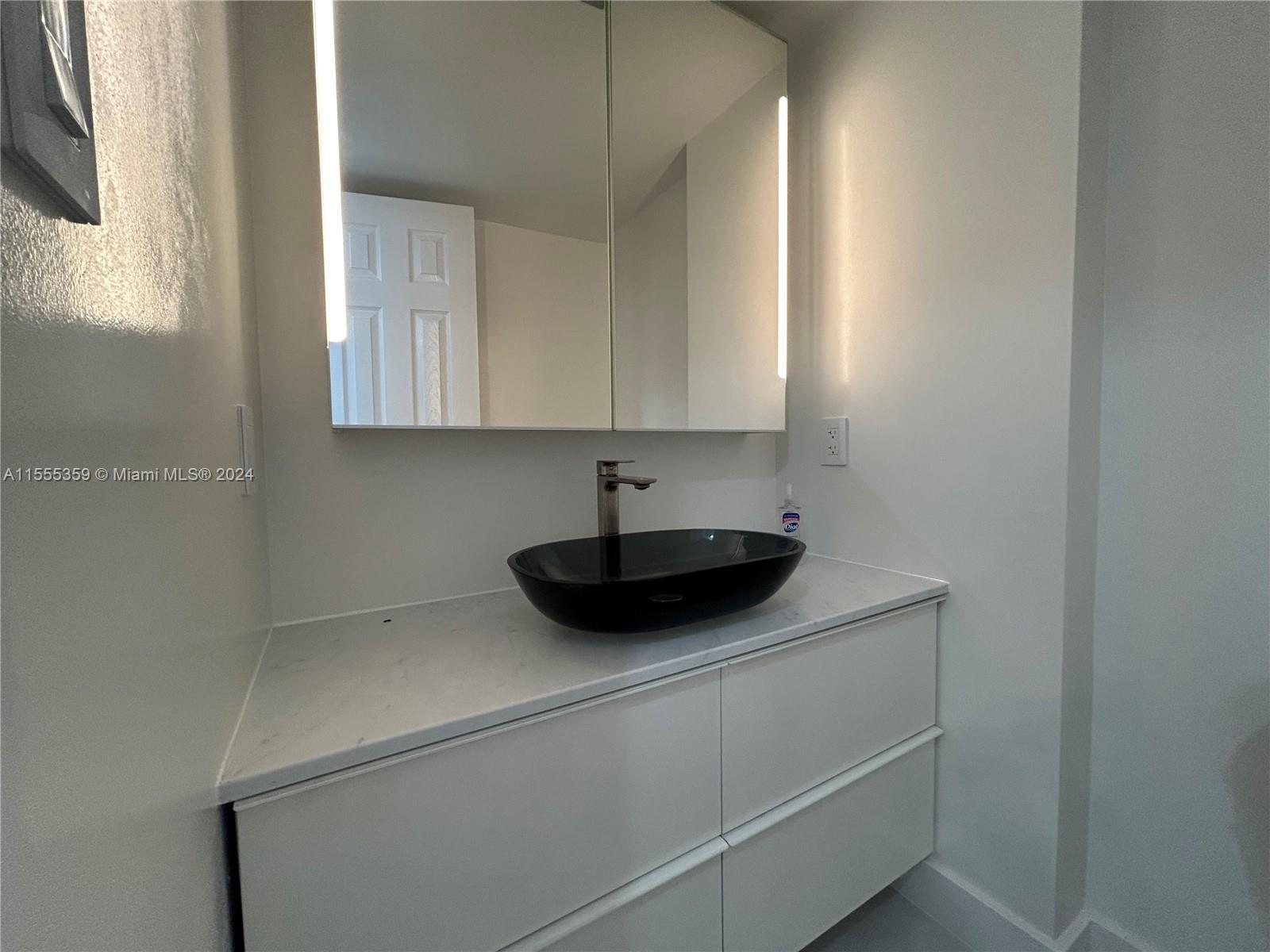 3550 NE 169th St 304, North Miami Beach, Florida 33160, 1 Bedroom Bedrooms, ,1 BathroomBathrooms,Residential,For Sale,3550 NE 169th St 304,A11555359