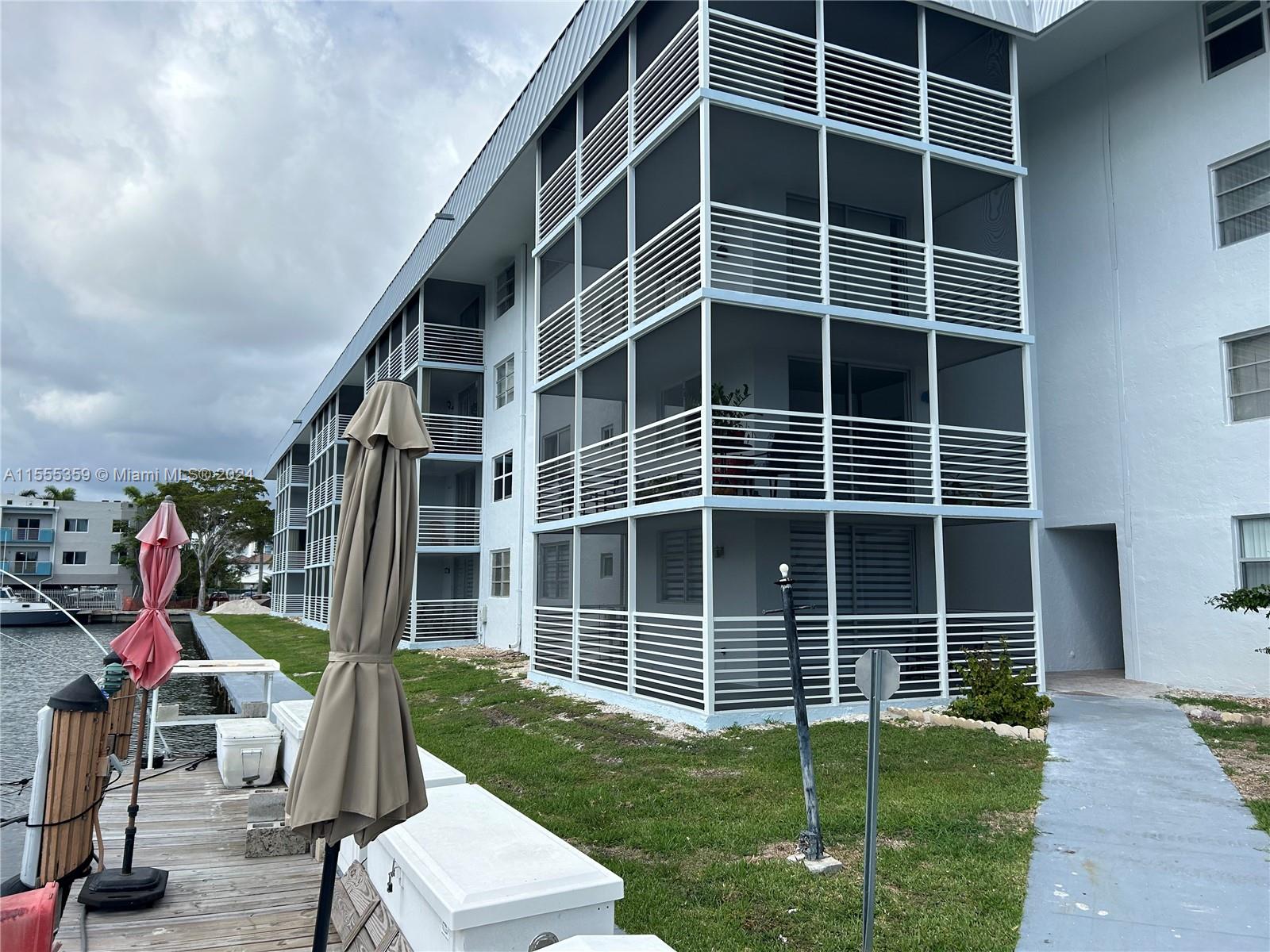 3550 NE 169th St 304, North Miami Beach, Florida 33160, 1 Bedroom Bedrooms, ,1 BathroomBathrooms,Residential,For Sale,3550 NE 169th St 304,A11555359
