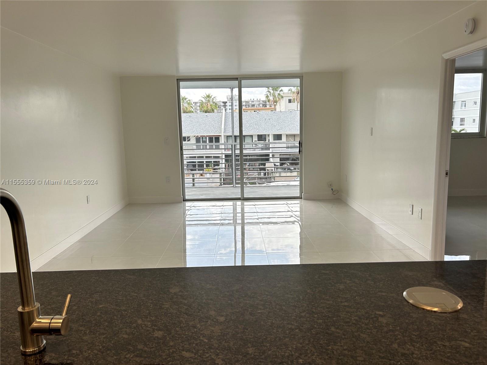 3550 NE 169th St 304, North Miami Beach, Florida 33160, 1 Bedroom Bedrooms, ,1 BathroomBathrooms,Residential,For Sale,3550 NE 169th St 304,A11555359