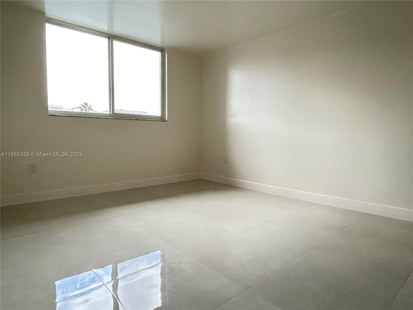 3550 NE 169th St 304, North Miami Beach, Florida 33160, 1 Bedroom Bedrooms, ,1 BathroomBathrooms,Residential,For Sale,3550 NE 169th St 304,A11555359