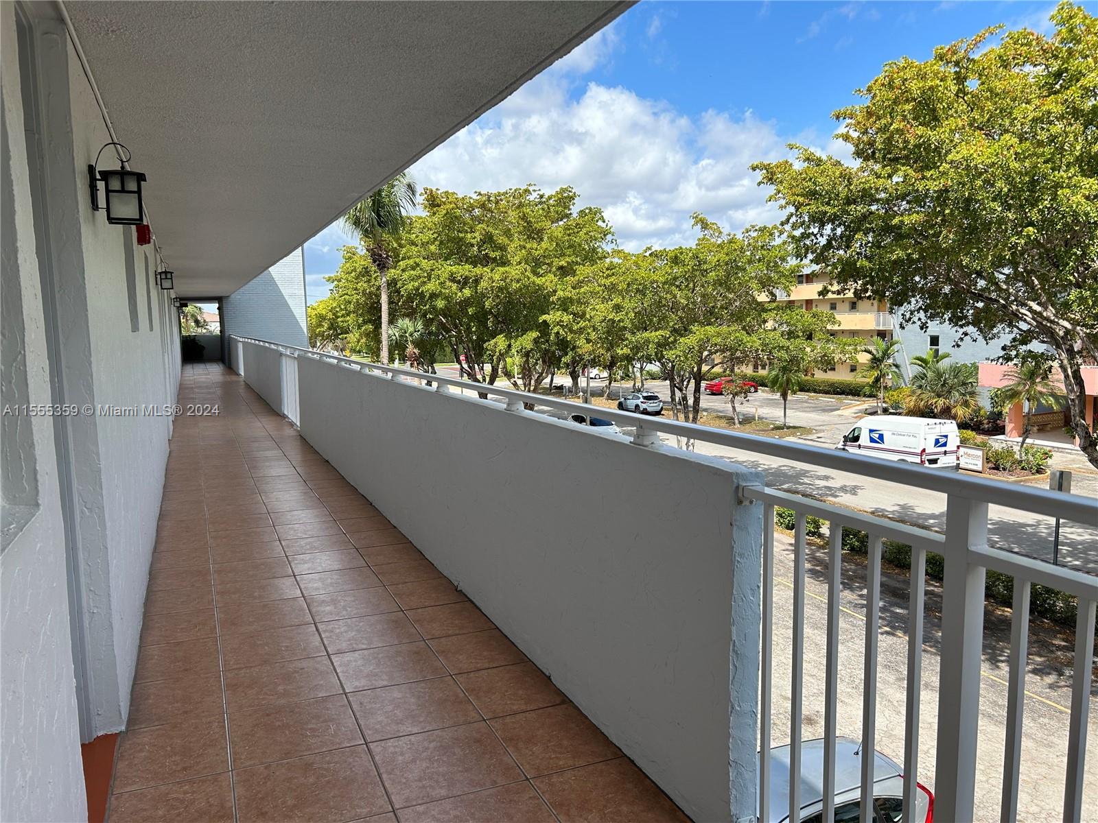 3550 NE 169th St 304, North Miami Beach, Florida 33160, 1 Bedroom Bedrooms, ,1 BathroomBathrooms,Residential,For Sale,3550 NE 169th St 304,A11555359
