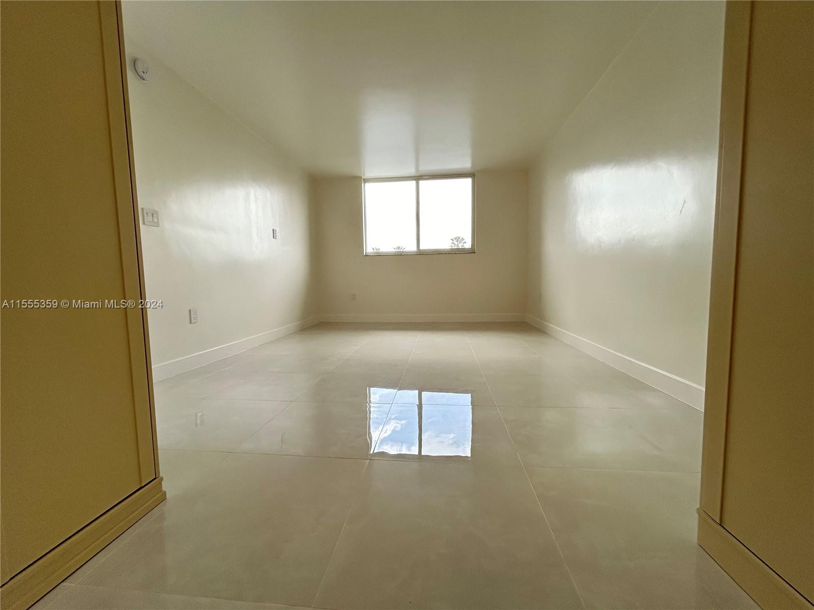 3550 NE 169th St 304, North Miami Beach, Florida 33160, 1 Bedroom Bedrooms, ,1 BathroomBathrooms,Residential,For Sale,3550 NE 169th St 304,A11555359
