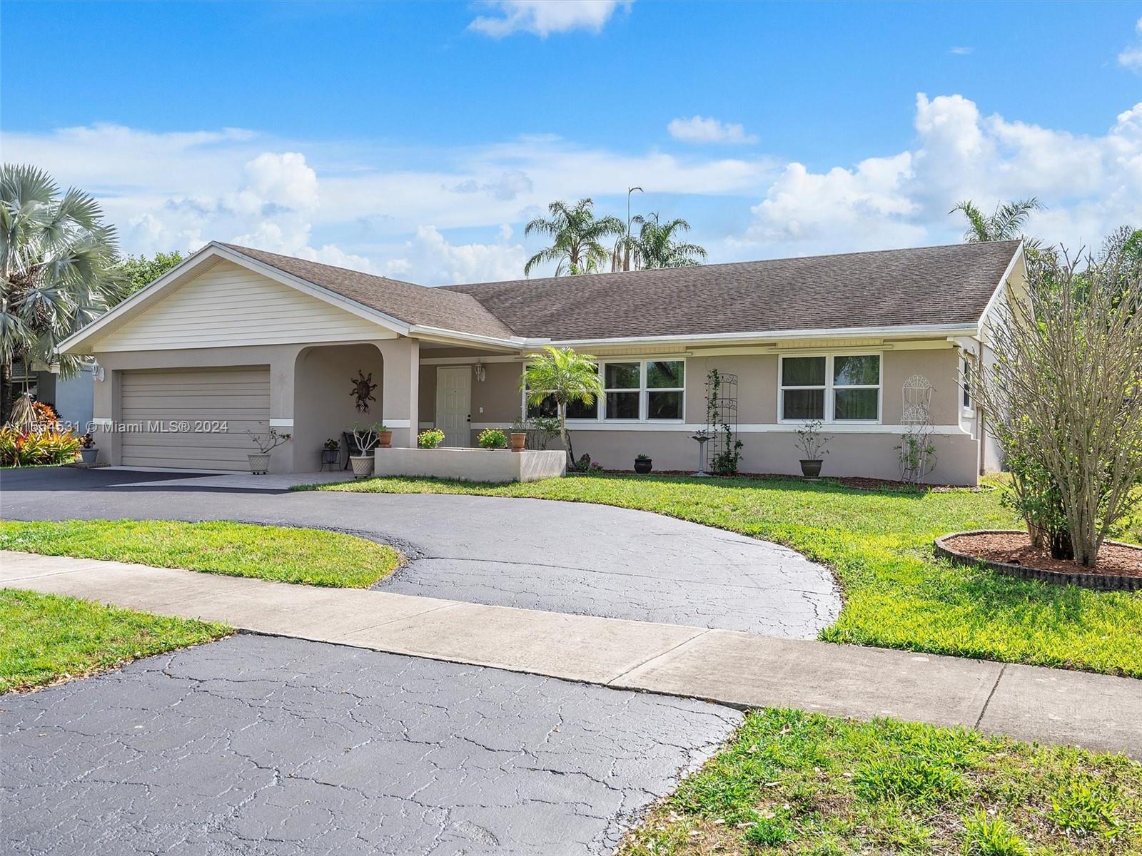 5712 SW 118th Ave  For Sale A11554531, FL