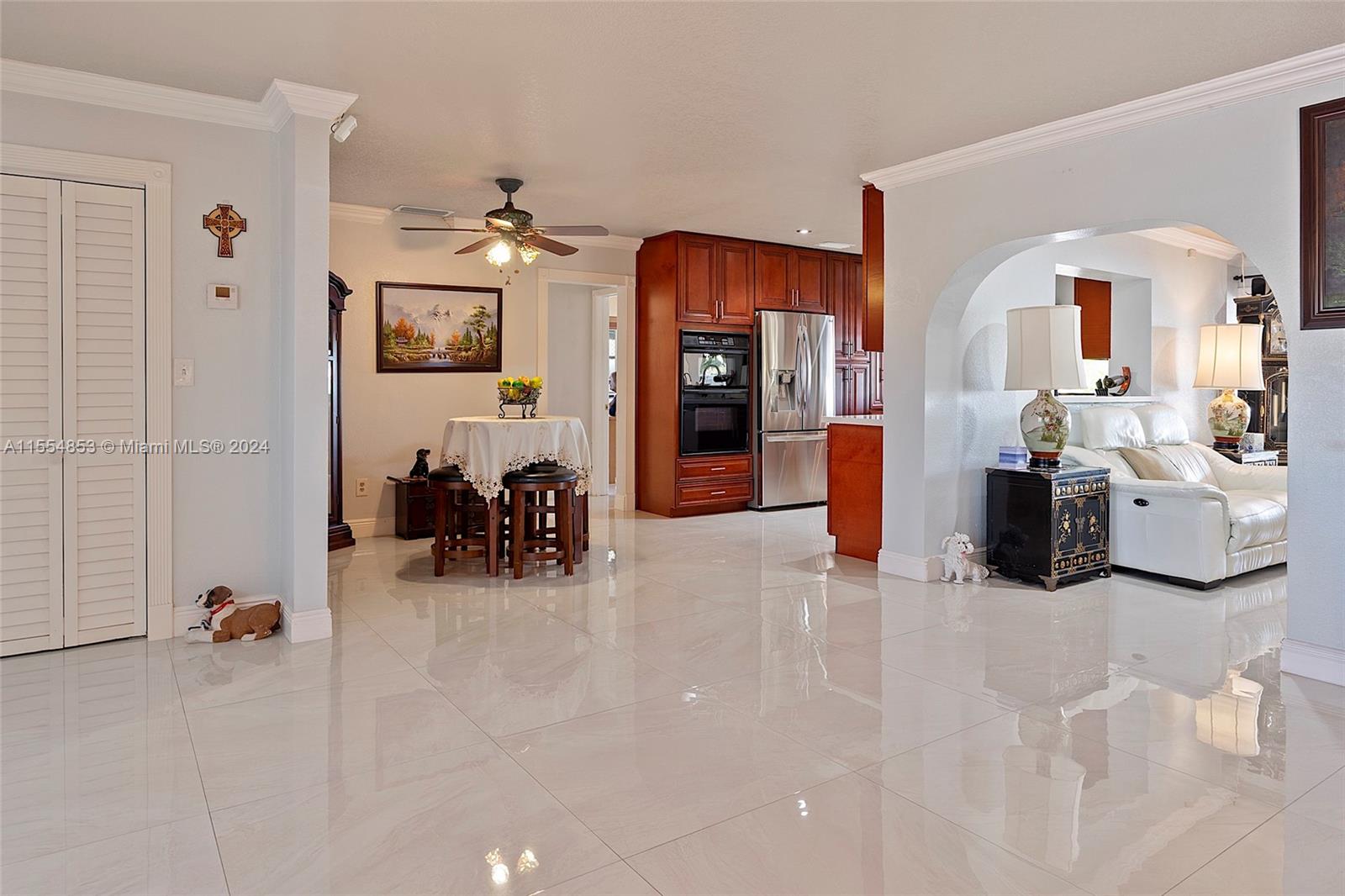 Bay Window with Lake/Pool View