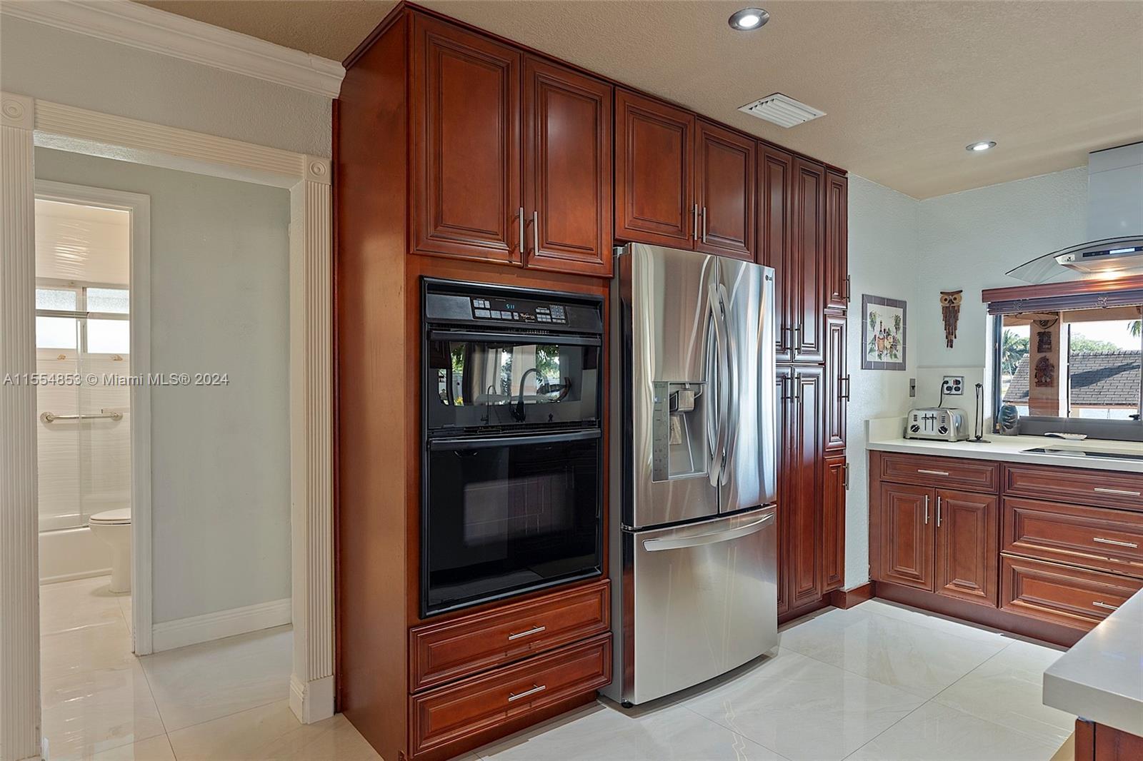 8320 NW 185th St, Hialeah, Florida 33015, 3 Bedrooms Bedrooms, ,2 BathroomsBathrooms,Residential,For Sale,8320 NW 185th St,A11554853