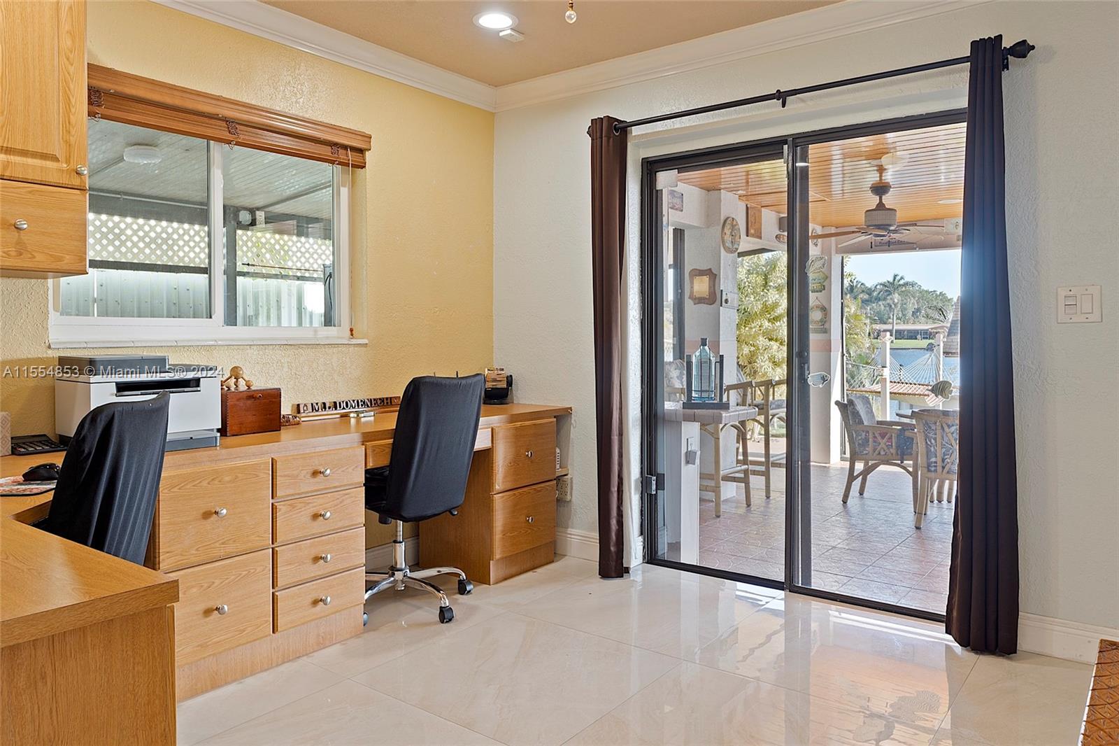 Enclosed Patio with Outdoor Tiles and Built-in Bar