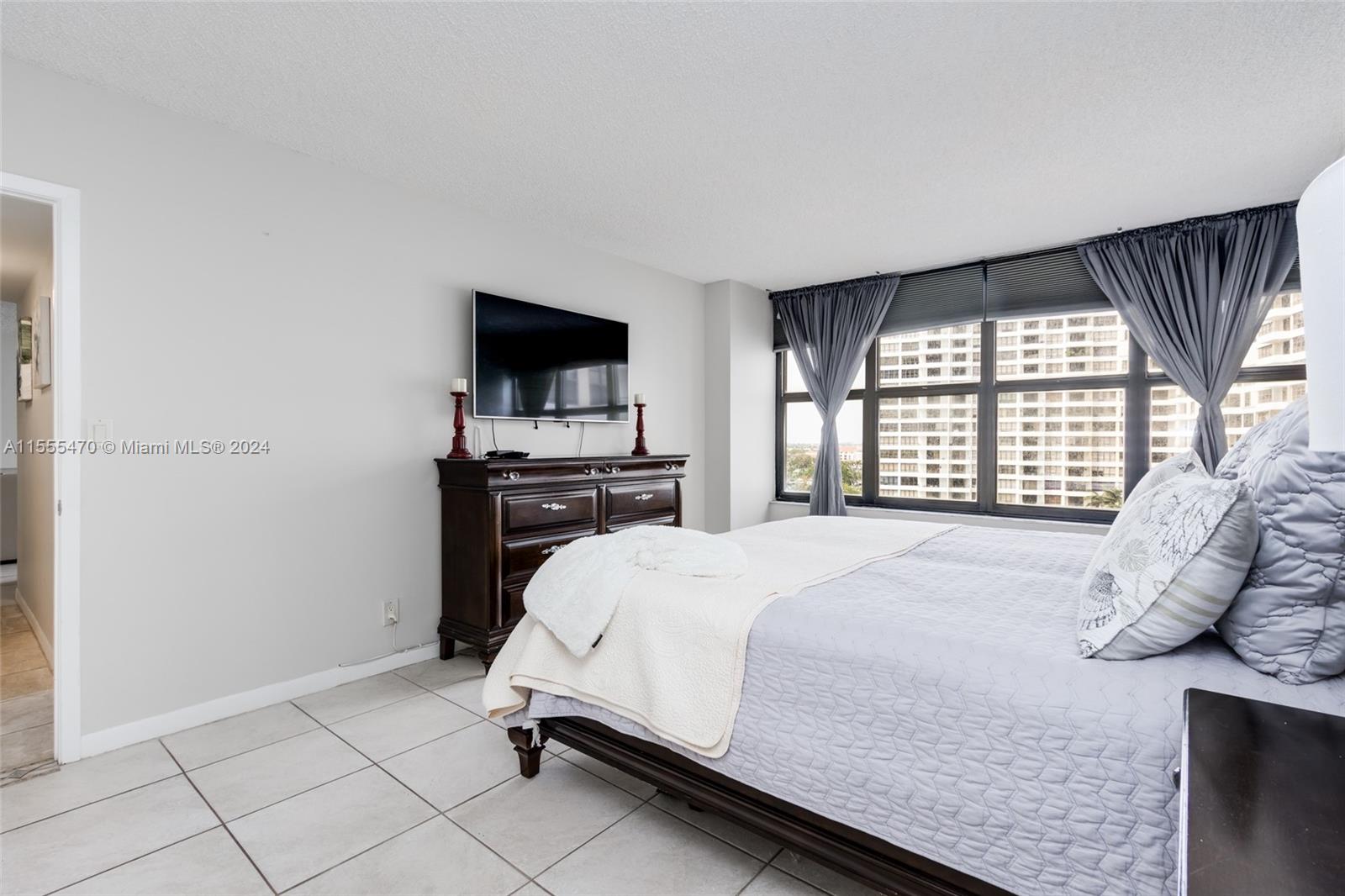 2500 PARKVIEW DRIVE 1019, Hallandale Beach, Florida 33009, 2 Bedrooms Bedrooms, ,2 BathroomsBathrooms,Residential,For Sale,2500 PARKVIEW DRIVE 1019,A11555470