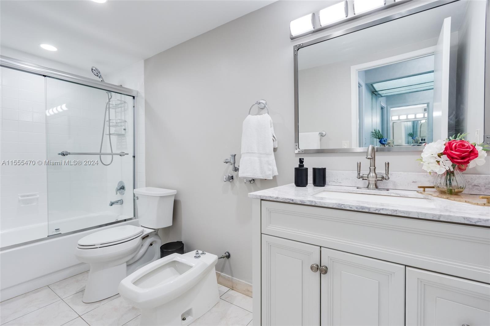 2500 PARKVIEW DRIVE 1019, Hallandale Beach, Florida 33009, 2 Bedrooms Bedrooms, ,2 BathroomsBathrooms,Residential,For Sale,2500 PARKVIEW DRIVE 1019,A11555470