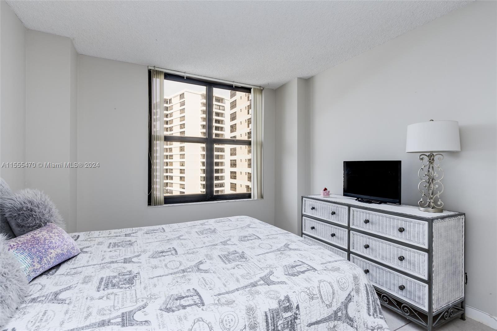 2500 PARKVIEW DRIVE 1019, Hallandale Beach, Florida 33009, 2 Bedrooms Bedrooms, ,2 BathroomsBathrooms,Residential,For Sale,2500 PARKVIEW DRIVE 1019,A11555470