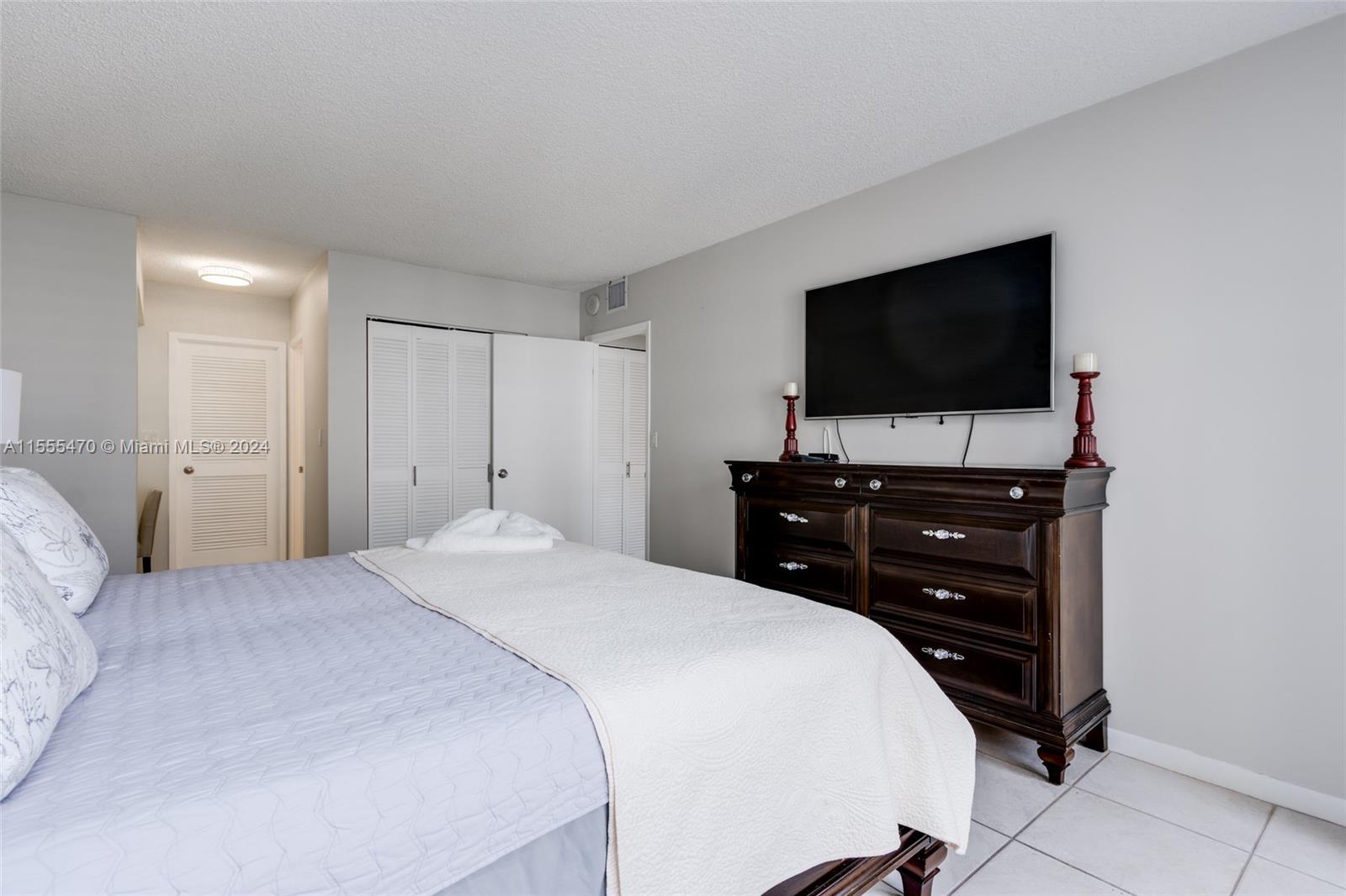2500 PARKVIEW DRIVE 1019, Hallandale Beach, Florida 33009, 2 Bedrooms Bedrooms, ,2 BathroomsBathrooms,Residential,For Sale,2500 PARKVIEW DRIVE 1019,A11555470