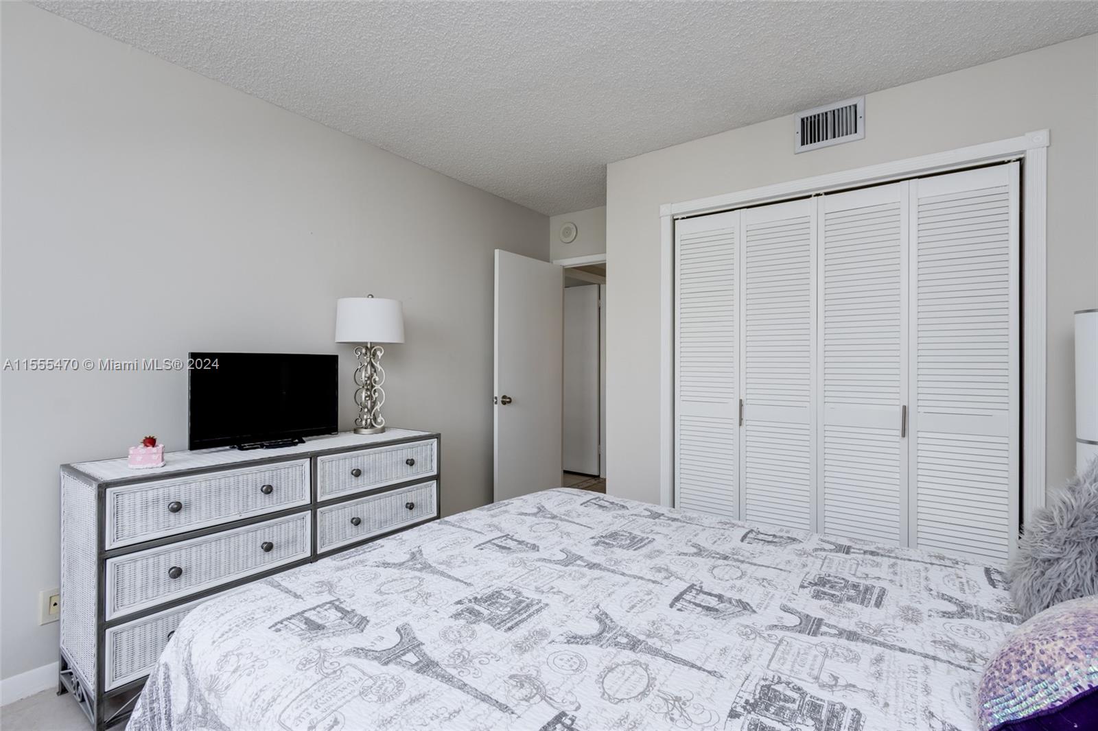 2500 PARKVIEW DRIVE 1019, Hallandale Beach, Florida 33009, 2 Bedrooms Bedrooms, ,2 BathroomsBathrooms,Residential,For Sale,2500 PARKVIEW DRIVE 1019,A11555470