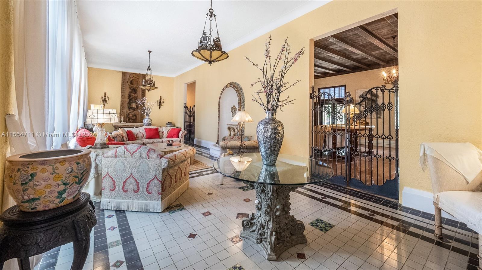 8447 E Dixie Hwy, Miami, Florida 33138, 6 Bedrooms Bedrooms, ,4 BathroomsBathrooms,Residential,For Sale,8447 E Dixie Hwy,A11554711