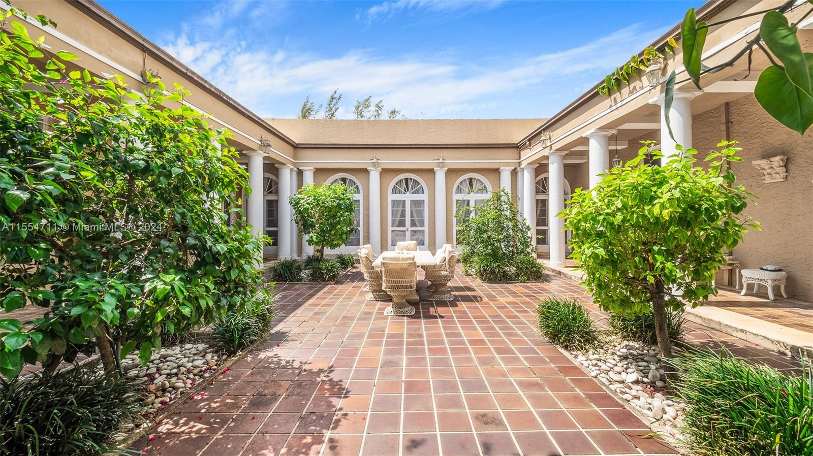 8447 E Dixie Hwy, Miami, Florida 33138, 6 Bedrooms Bedrooms, ,4 BathroomsBathrooms,Residential,For Sale,8447 E Dixie Hwy,A11554711