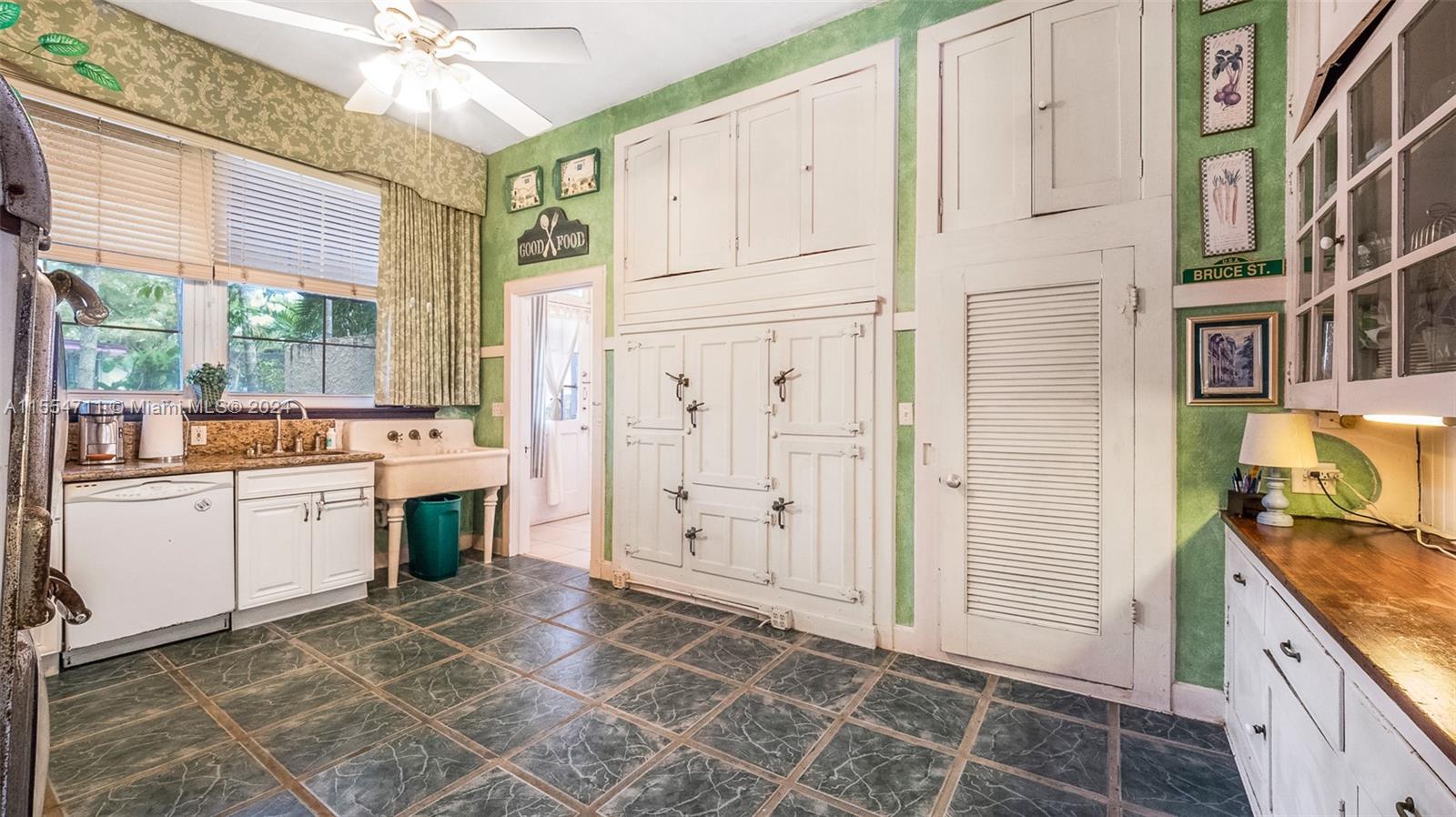 8447 E Dixie Hwy, Miami, Florida 33138, 6 Bedrooms Bedrooms, ,4 BathroomsBathrooms,Residential,For Sale,8447 E Dixie Hwy,A11554711