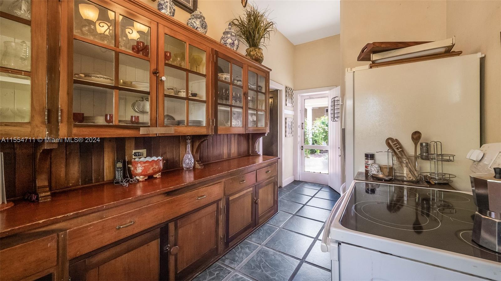 8447 E Dixie Hwy, Miami, Florida 33138, 6 Bedrooms Bedrooms, ,4 BathroomsBathrooms,Residential,For Sale,8447 E Dixie Hwy,A11554711