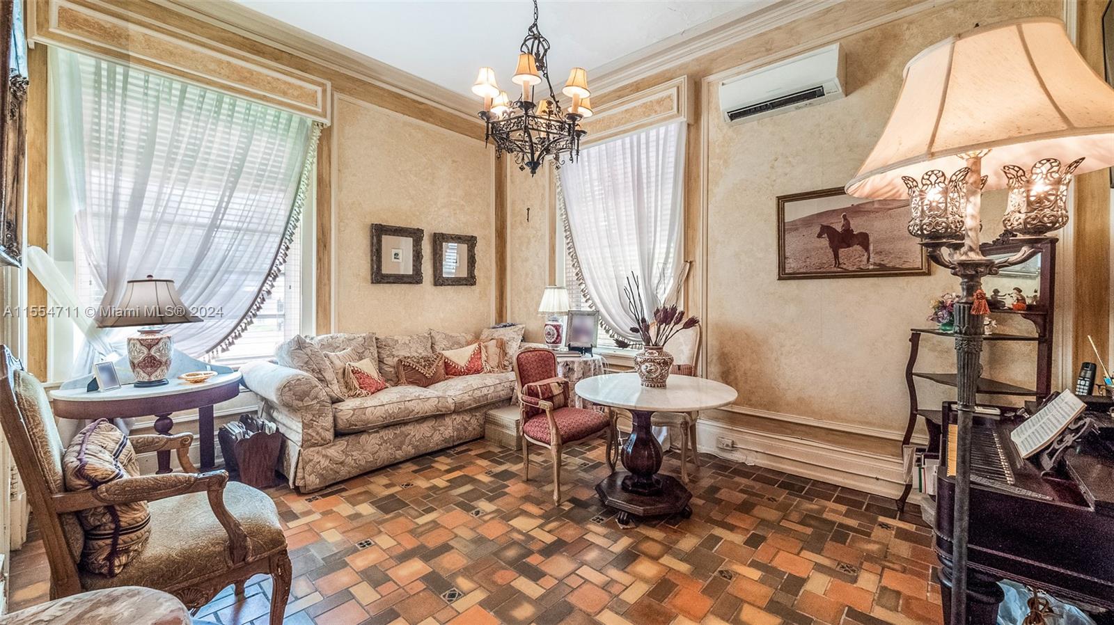 8447 E Dixie Hwy, Miami, Florida 33138, 6 Bedrooms Bedrooms, ,4 BathroomsBathrooms,Residential,For Sale,8447 E Dixie Hwy,A11554711