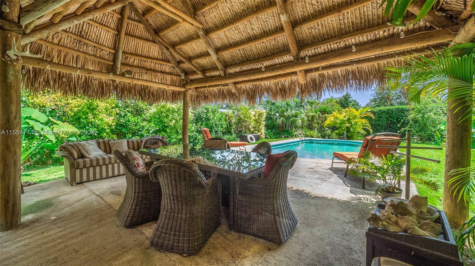 8447 E Dixie Hwy, Miami, Florida 33138, 6 Bedrooms Bedrooms, ,4 BathroomsBathrooms,Residential,For Sale,8447 E Dixie Hwy,A11554711