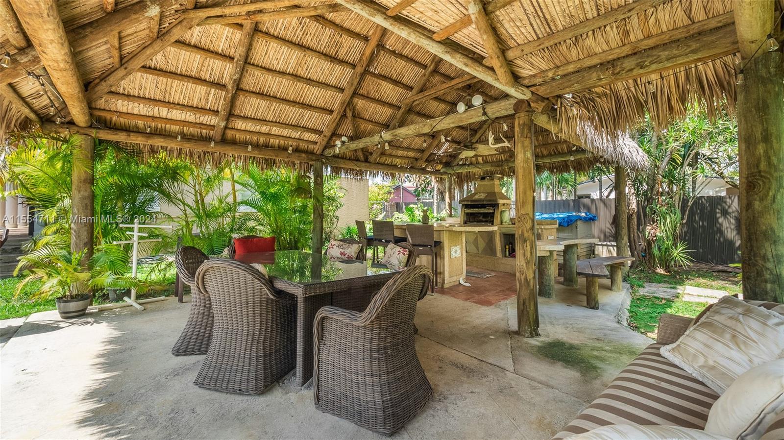 8447 E Dixie Hwy, Miami, Florida 33138, 6 Bedrooms Bedrooms, ,4 BathroomsBathrooms,Residential,For Sale,8447 E Dixie Hwy,A11554711