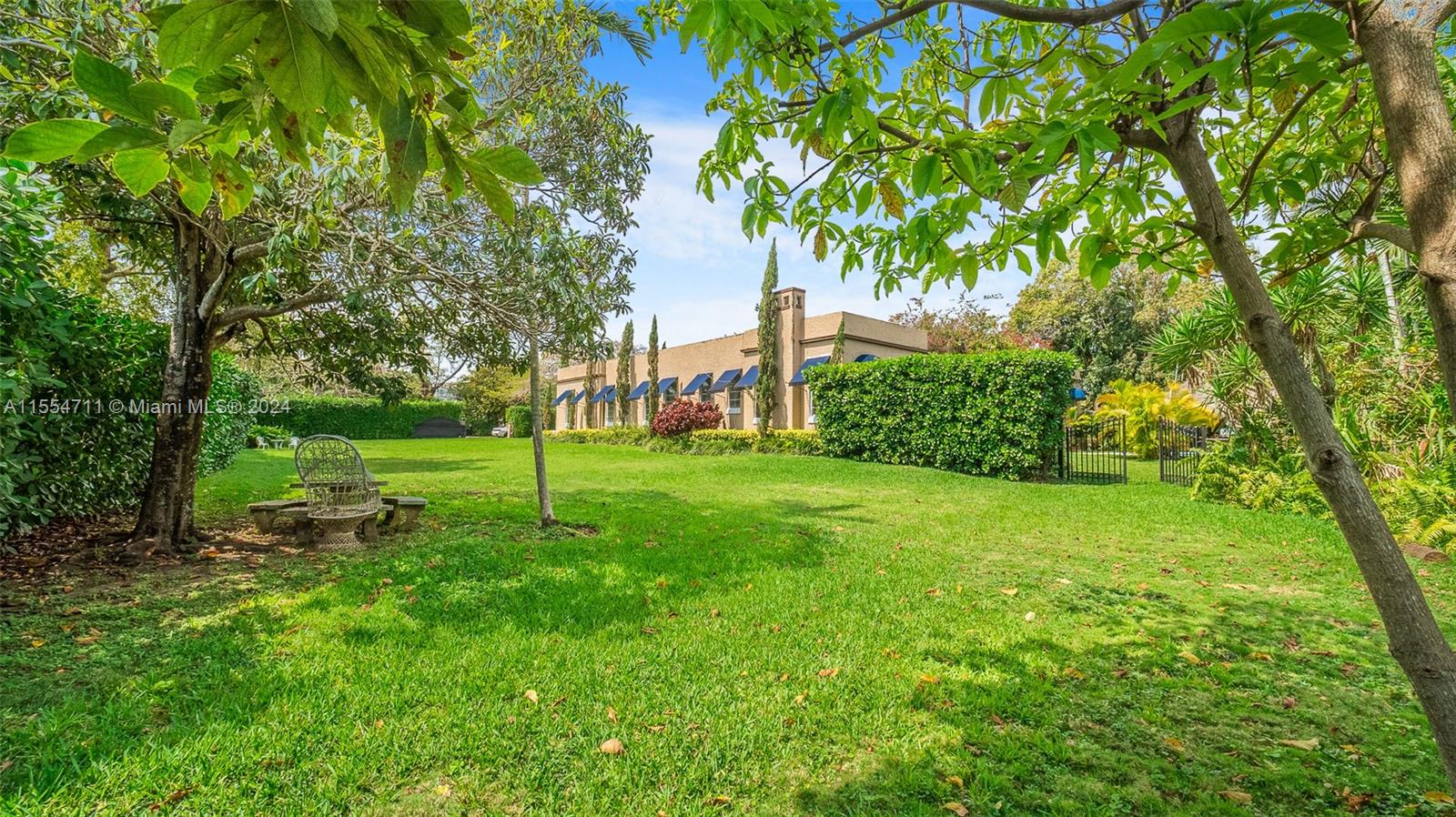 8447 E Dixie Hwy, Miami, Florida 33138, 6 Bedrooms Bedrooms, ,4 BathroomsBathrooms,Residential,For Sale,8447 E Dixie Hwy,A11554711