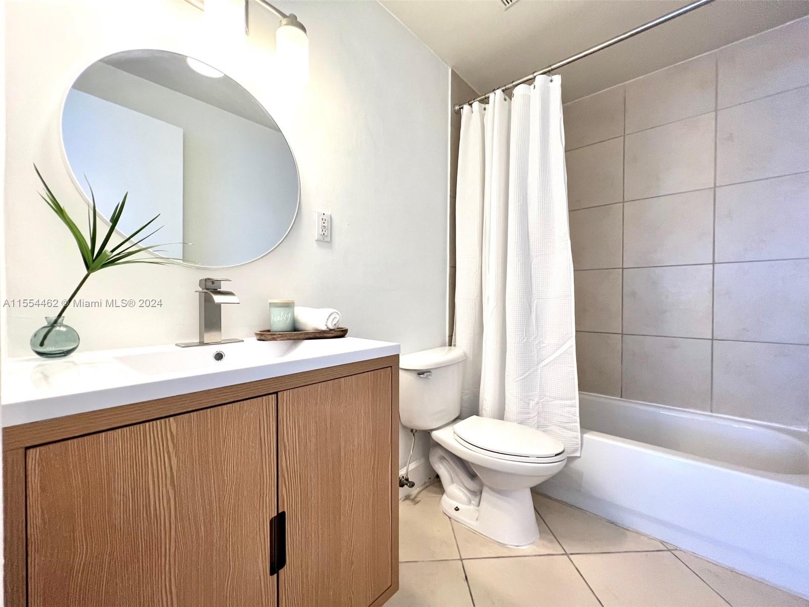1185 Marseille Dr 205, Miami Beach, Florida 33141, 2 Bedrooms Bedrooms, ,2 BathroomsBathrooms,Residential,For Sale,1185 Marseille Dr 205,A11554462