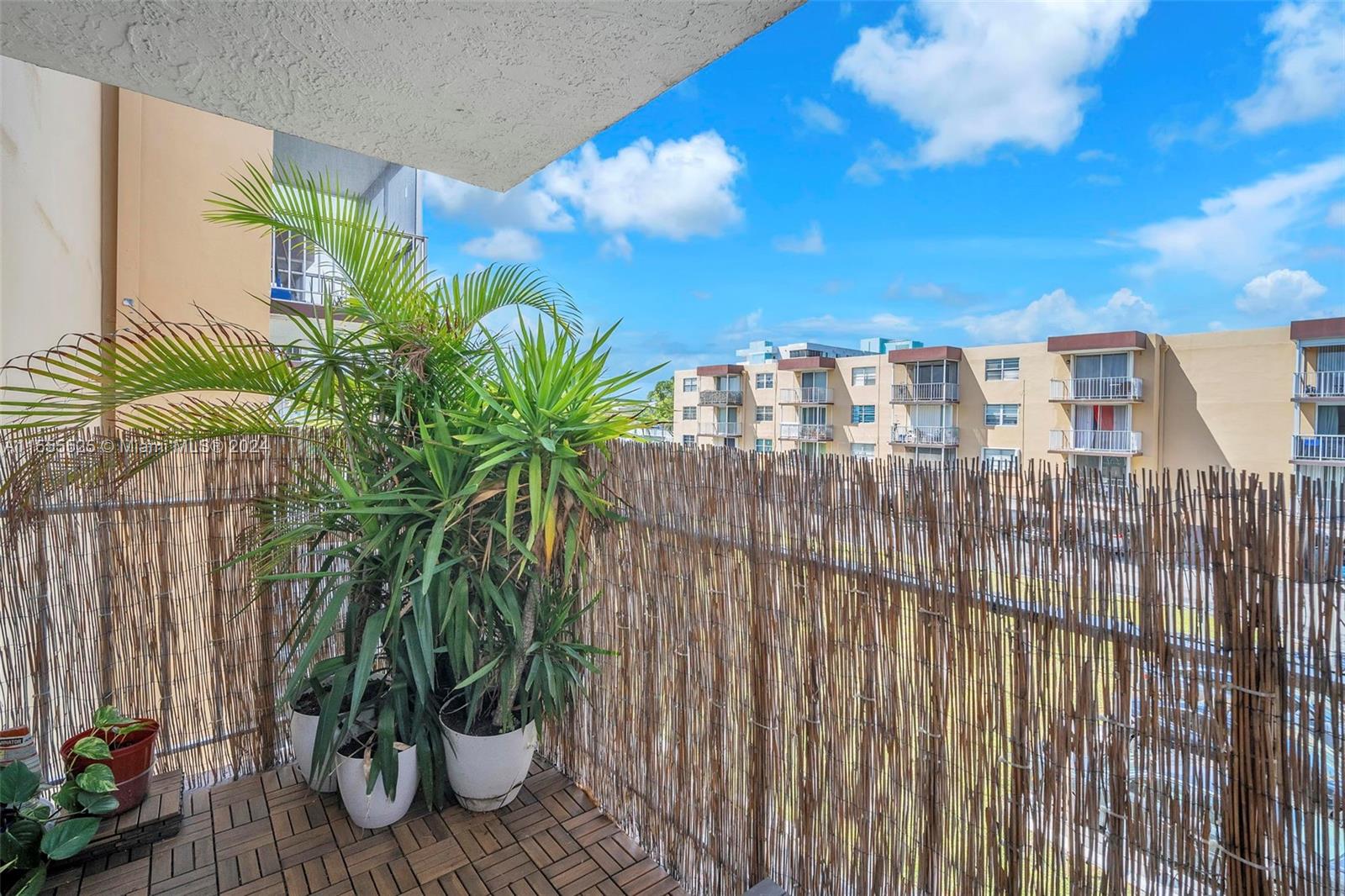 4320 Washington St 315, Hollywood, Florida 33021, 1 Bedroom Bedrooms, ,1 BathroomBathrooms,Residential,For Sale,4320 Washington St 315,A11555525