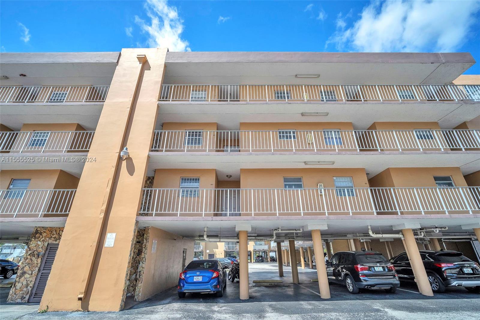 4320 Washington St 315, Hollywood, Florida 33021, 1 Bedroom Bedrooms, ,1 BathroomBathrooms,Residential,For Sale,4320 Washington St 315,A11555525