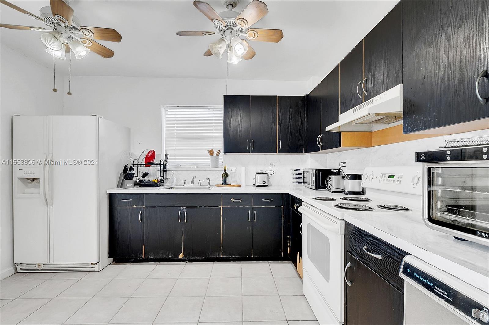 4709 NW 7th St 410-9, Miami, Florida 33126, 1 Bedroom Bedrooms, ,1 BathroomBathrooms,Residential,For Sale,4709 NW 7th St 410-9,A11553896