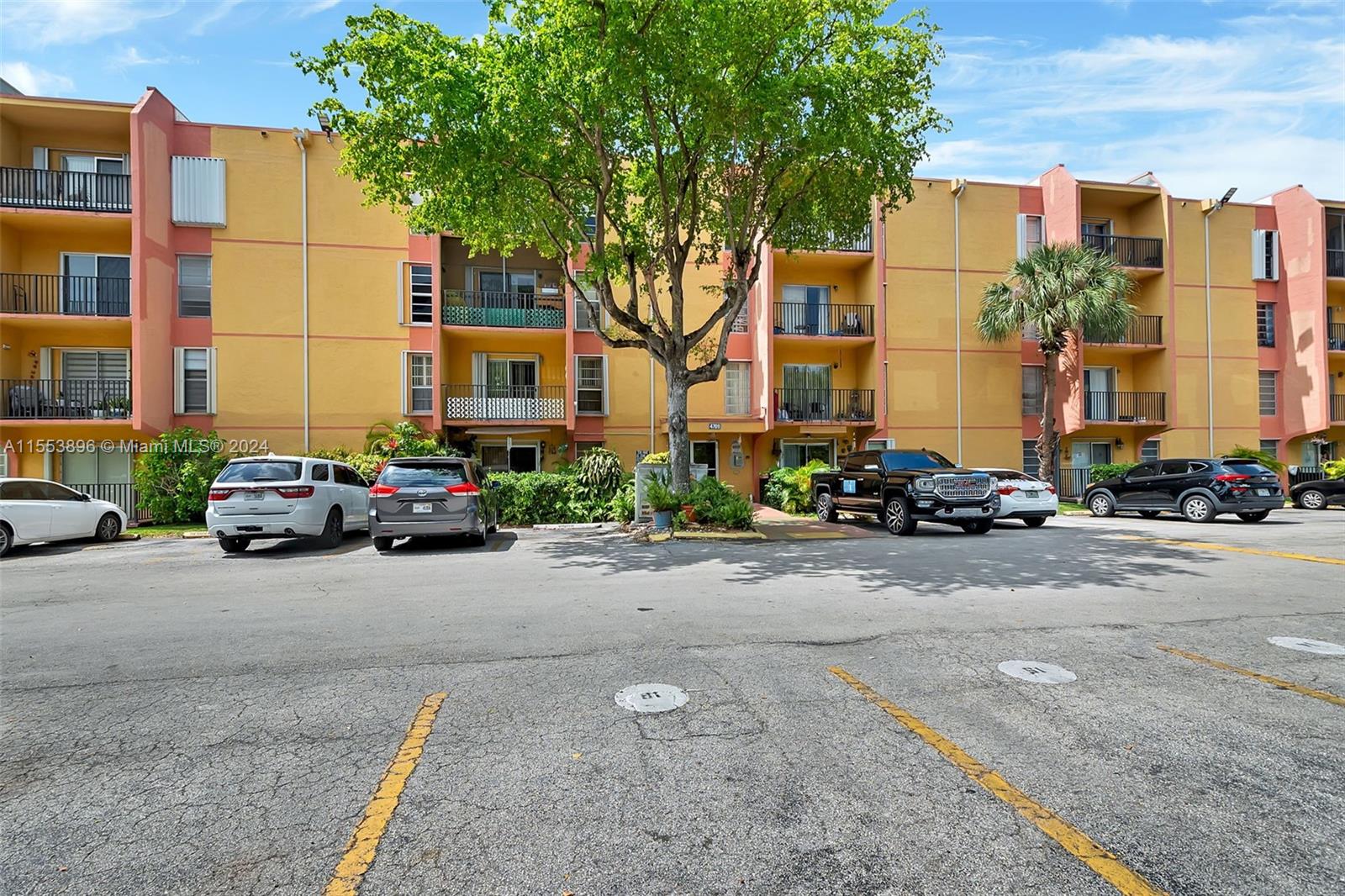 4709 NW 7th St 410-9, Miami, Florida 33126, 1 Bedroom Bedrooms, ,1 BathroomBathrooms,Residential,For Sale,4709 NW 7th St 410-9,A11553896